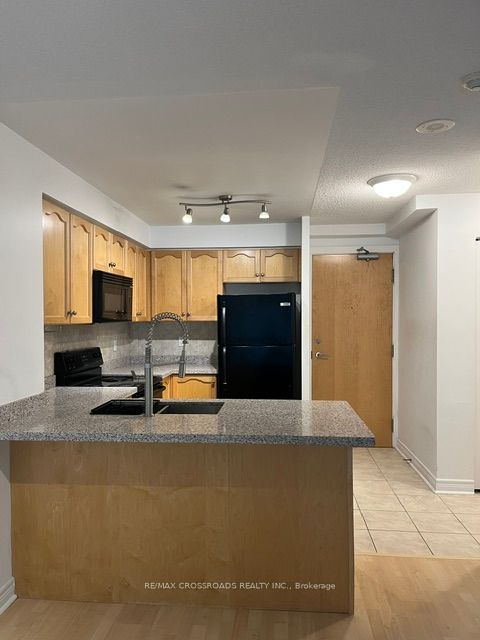 212 Eglinton Avenue E 312 Property Photo 6