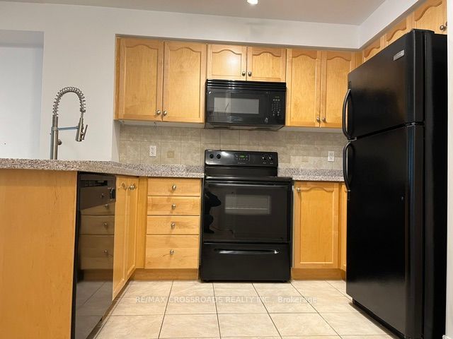 212 Eglinton Avenue E 312 Property Photo 8