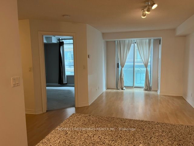 212 Eglinton Avenue E 312 Property Photo 11
