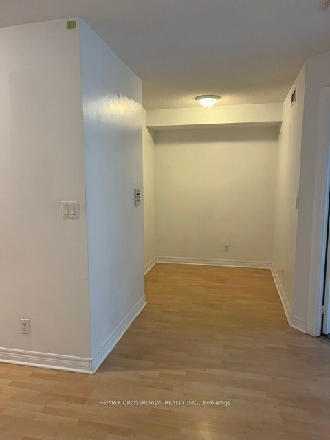 212 Eglinton Avenue E 312 Property Photo 13