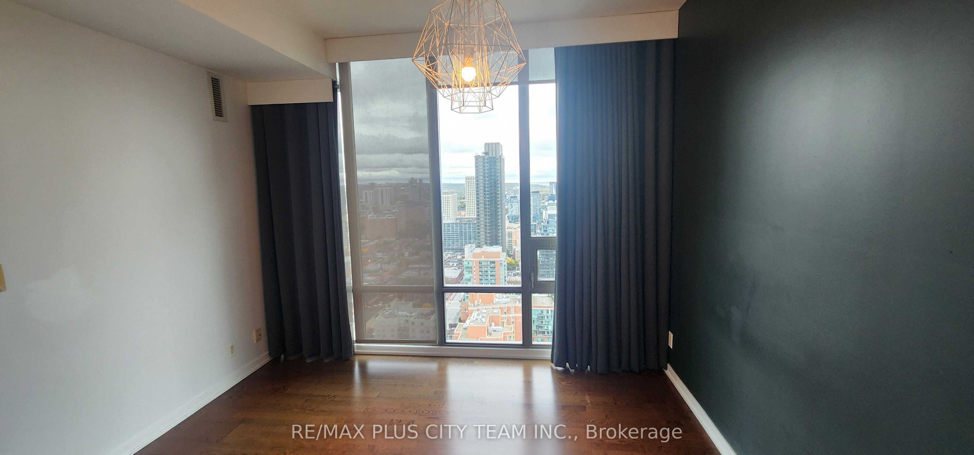 33 Lombard Street 3604 Property Photo 6