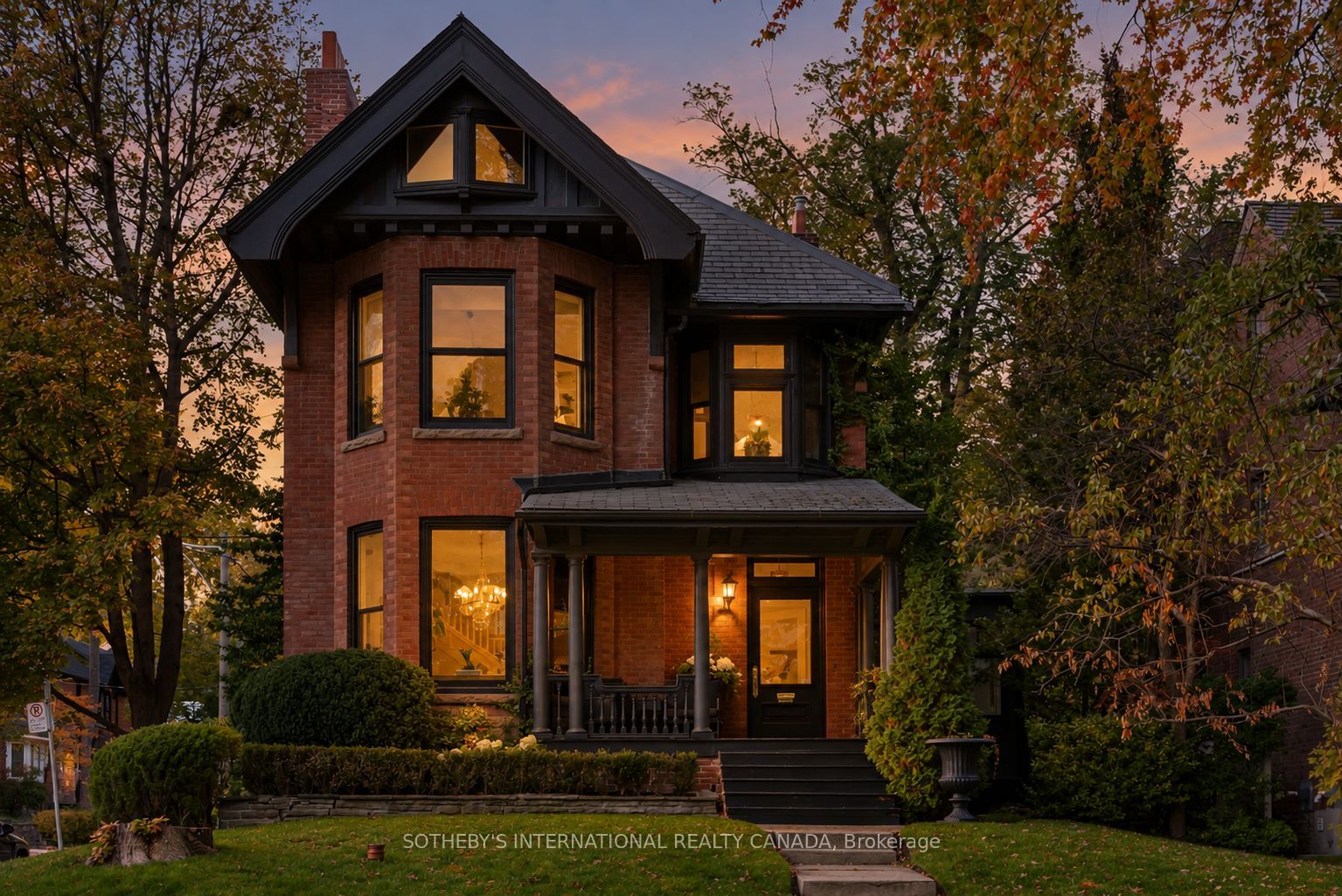 92 Woodlawn Avenue W Property Photo 2