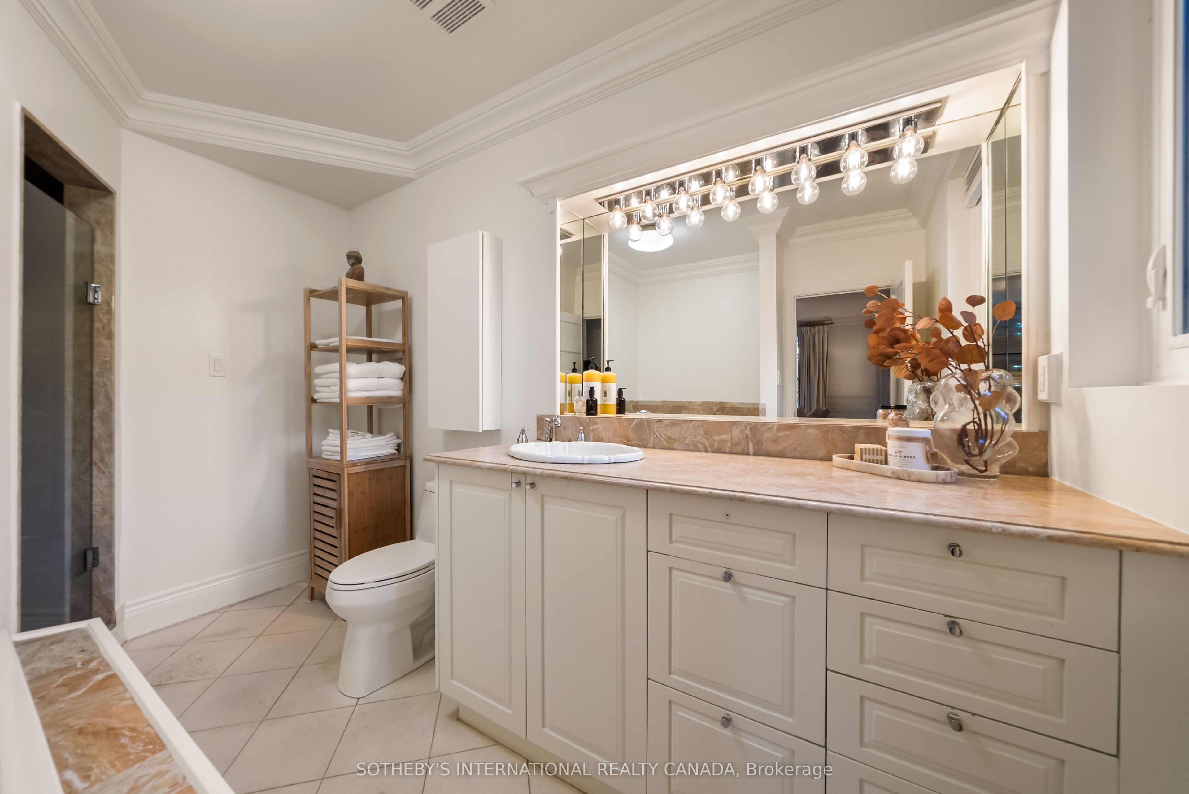 92 Woodlawn Avenue W Property Photo 20