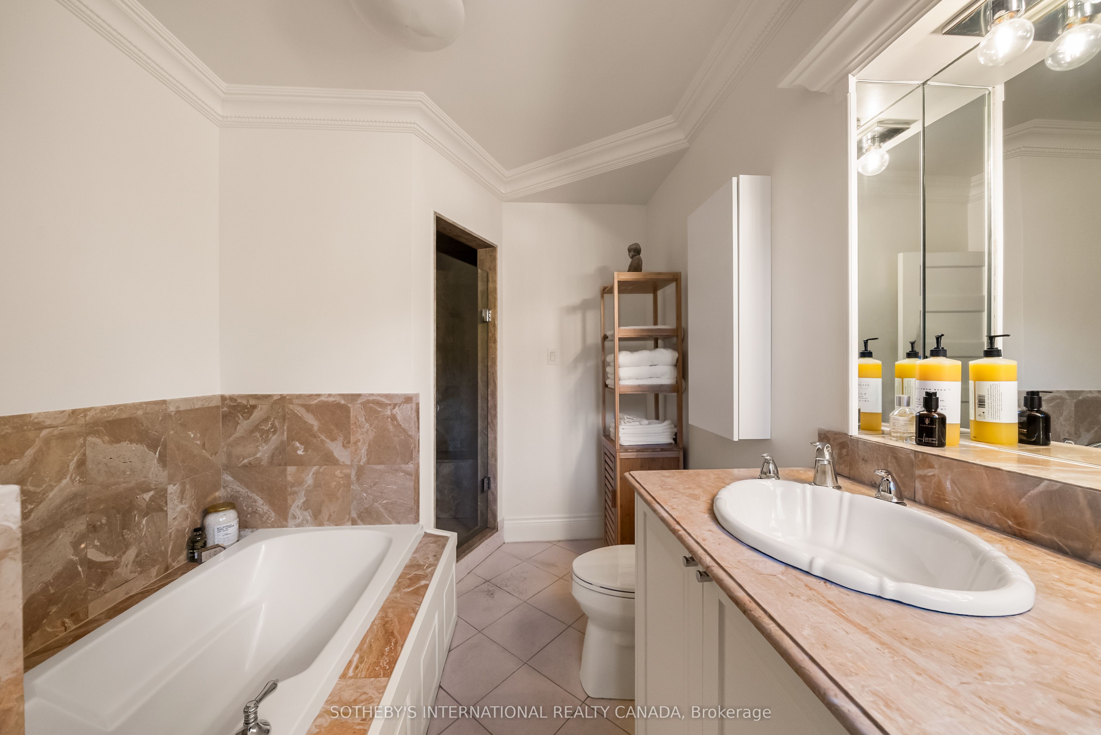 92 Woodlawn Avenue W Property Photo 21