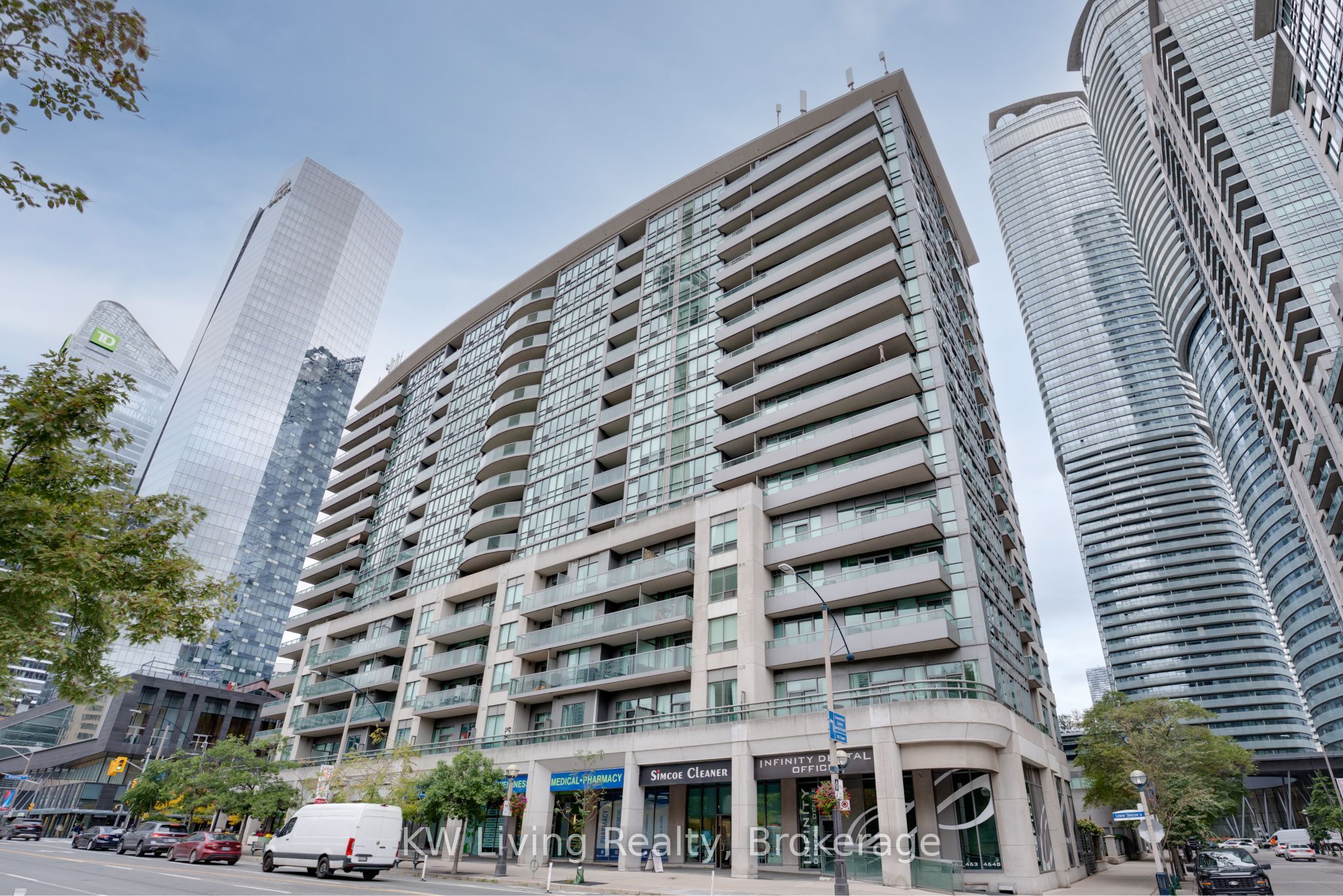 51 Lower Simcoe Street 1801 Property Photo 3