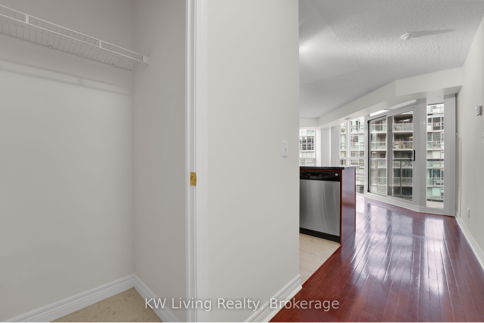 51 Lower Simcoe Street 1801 Property Photo 5