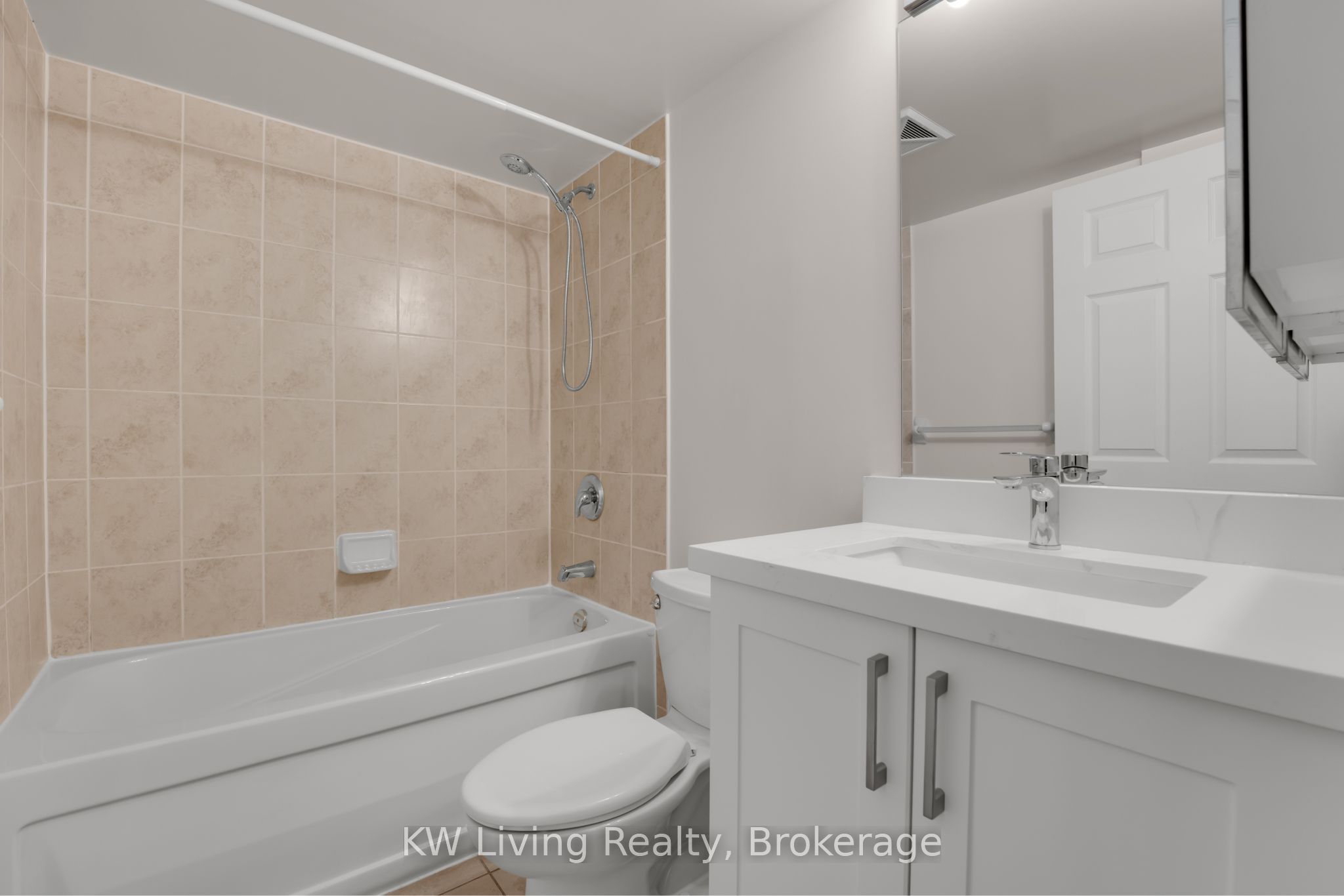 51 Lower Simcoe Street 1801 Property Photo 7