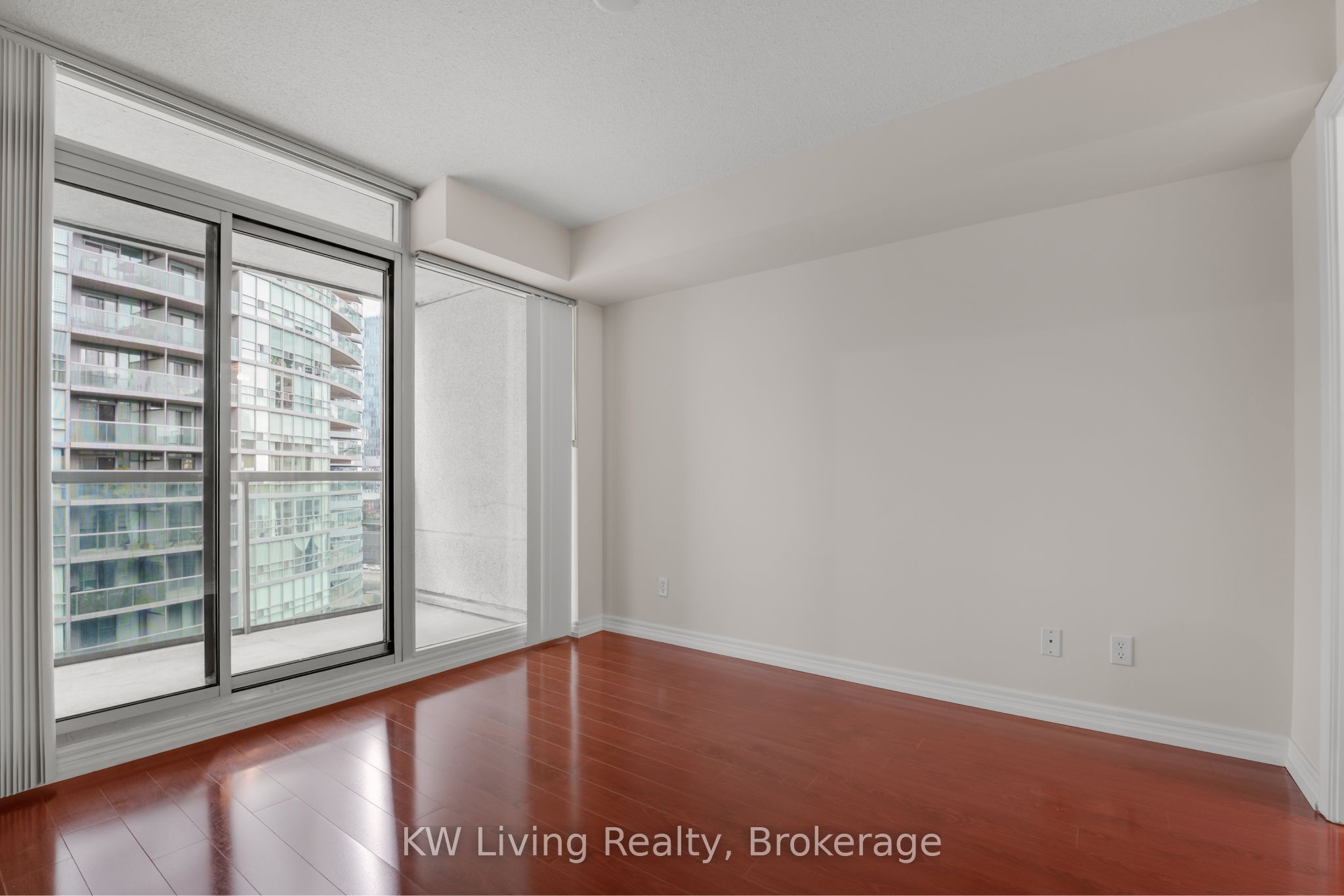 51 Lower Simcoe Street 1801 Property Photo 12