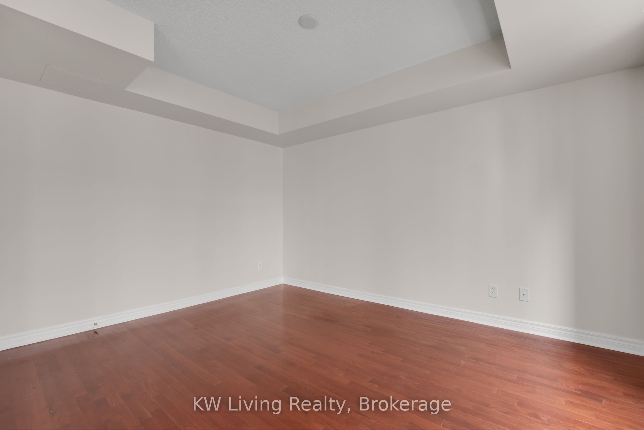 51 Lower Simcoe Street 1801 Property Photo 18