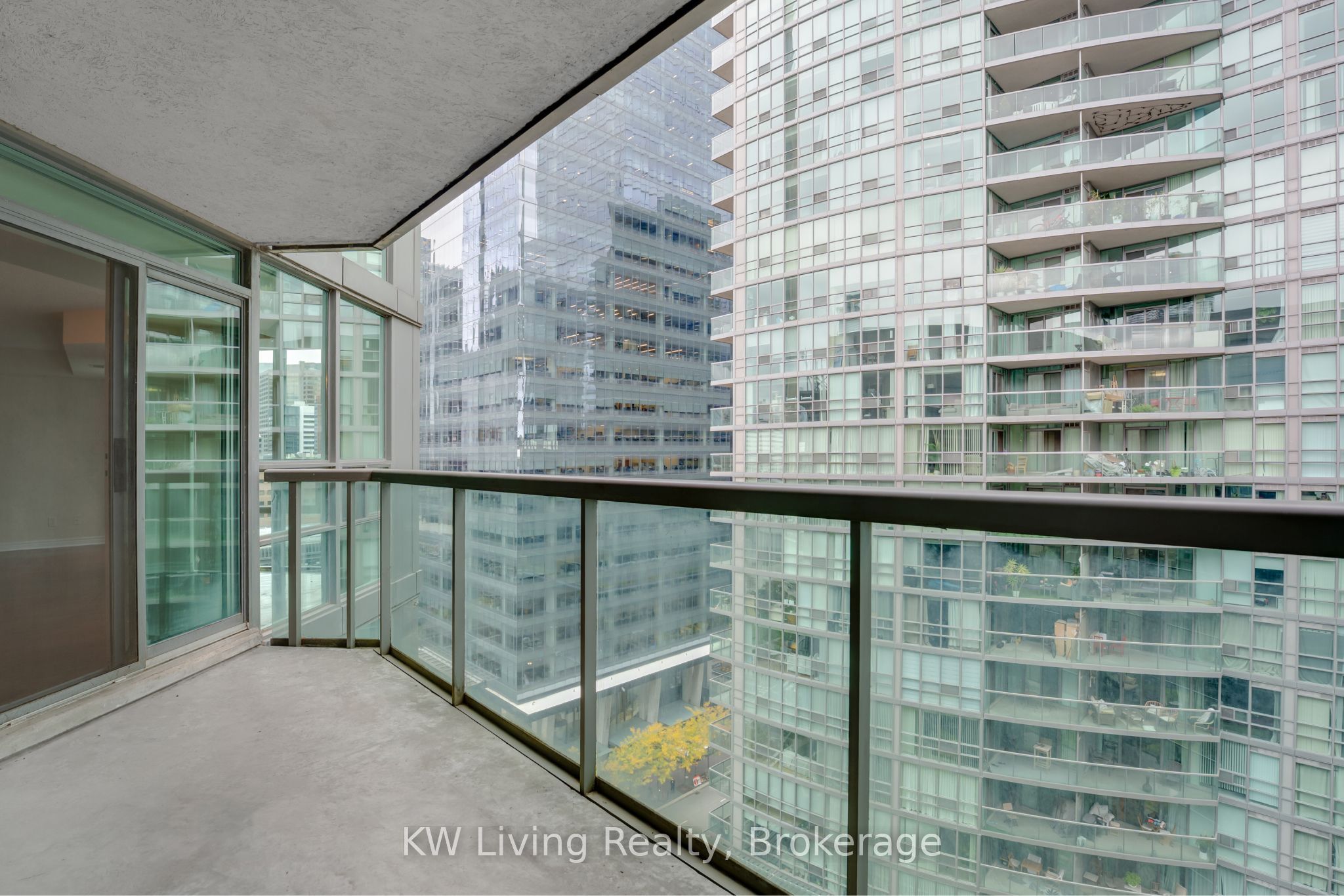 51 Lower Simcoe Street 1801 Property Photo 23