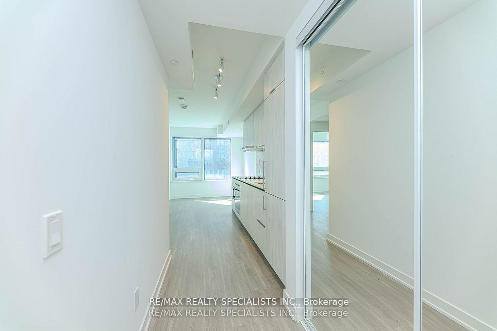 8 Wellesley Street W 1101 Property Photo 6