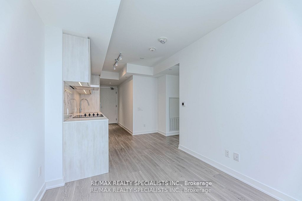 8 Wellesley Street W 1101 Property Photo 10