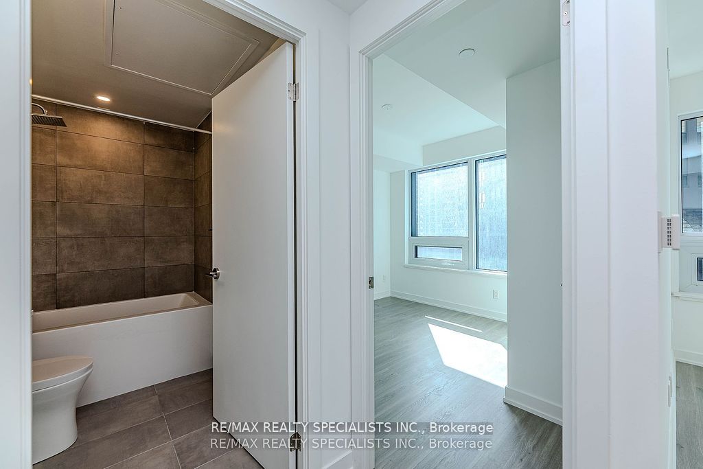 8 Wellesley Street W 1101 Property Photo 12