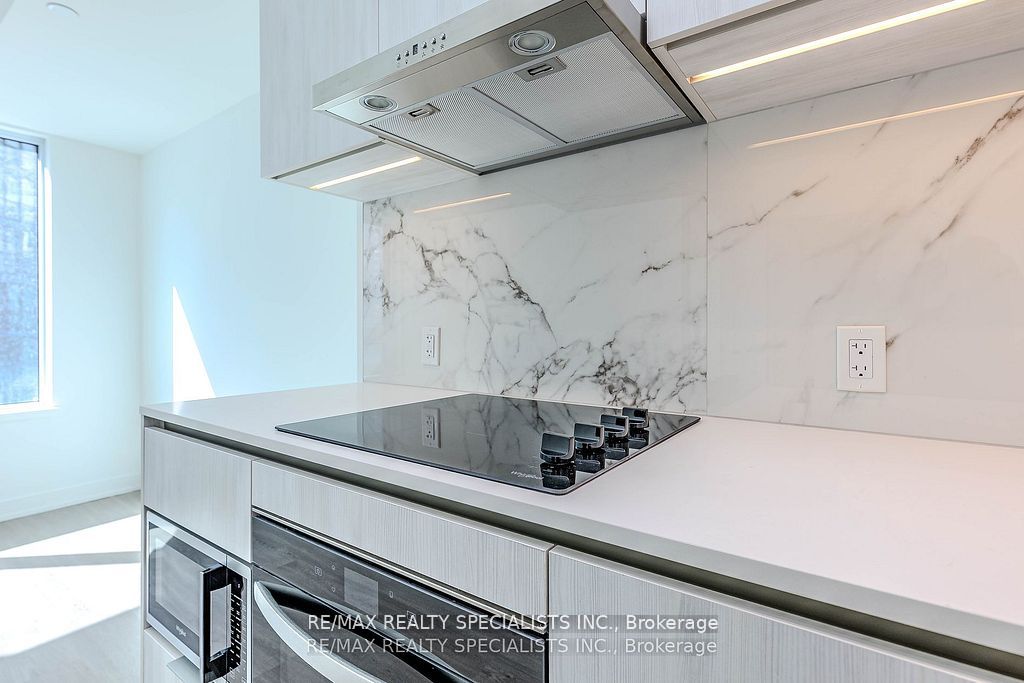 8 Wellesley Street W 1101 Property Photo 14