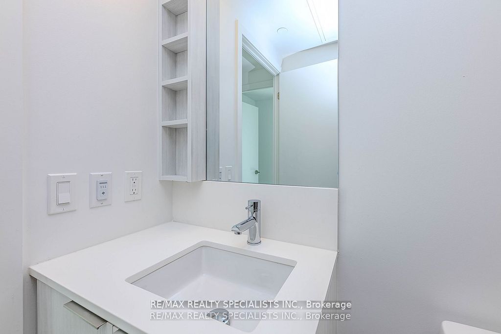 8 Wellesley Street W 1101 Property Photo 17