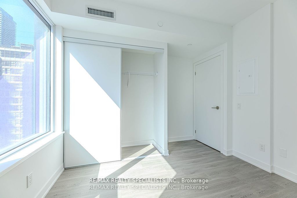8 Wellesley Street W 1101 Property Photo 19