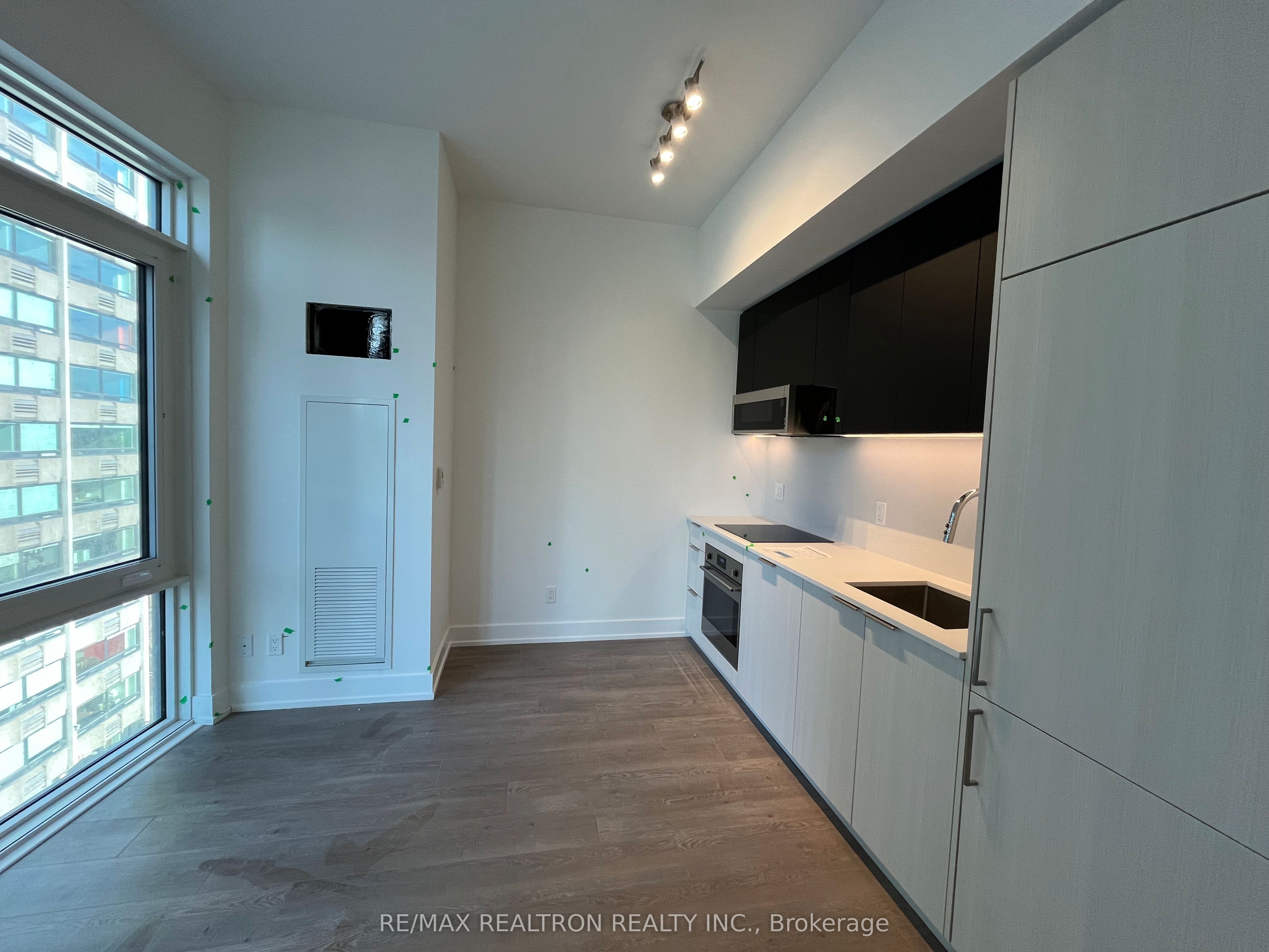 308 Jarvis Street 1010 Property Photo 2