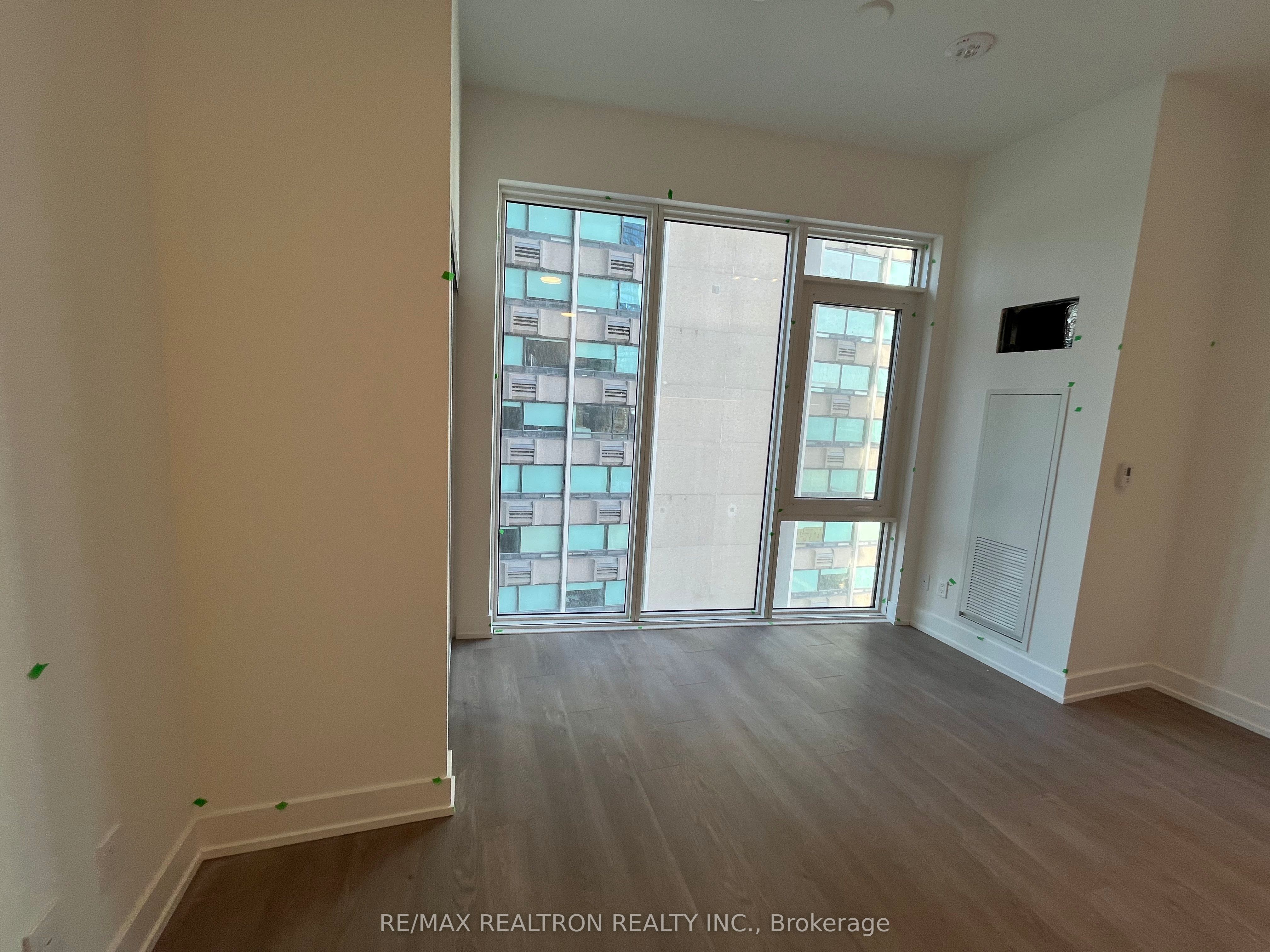 308 Jarvis Street 1010 Property Photo 4