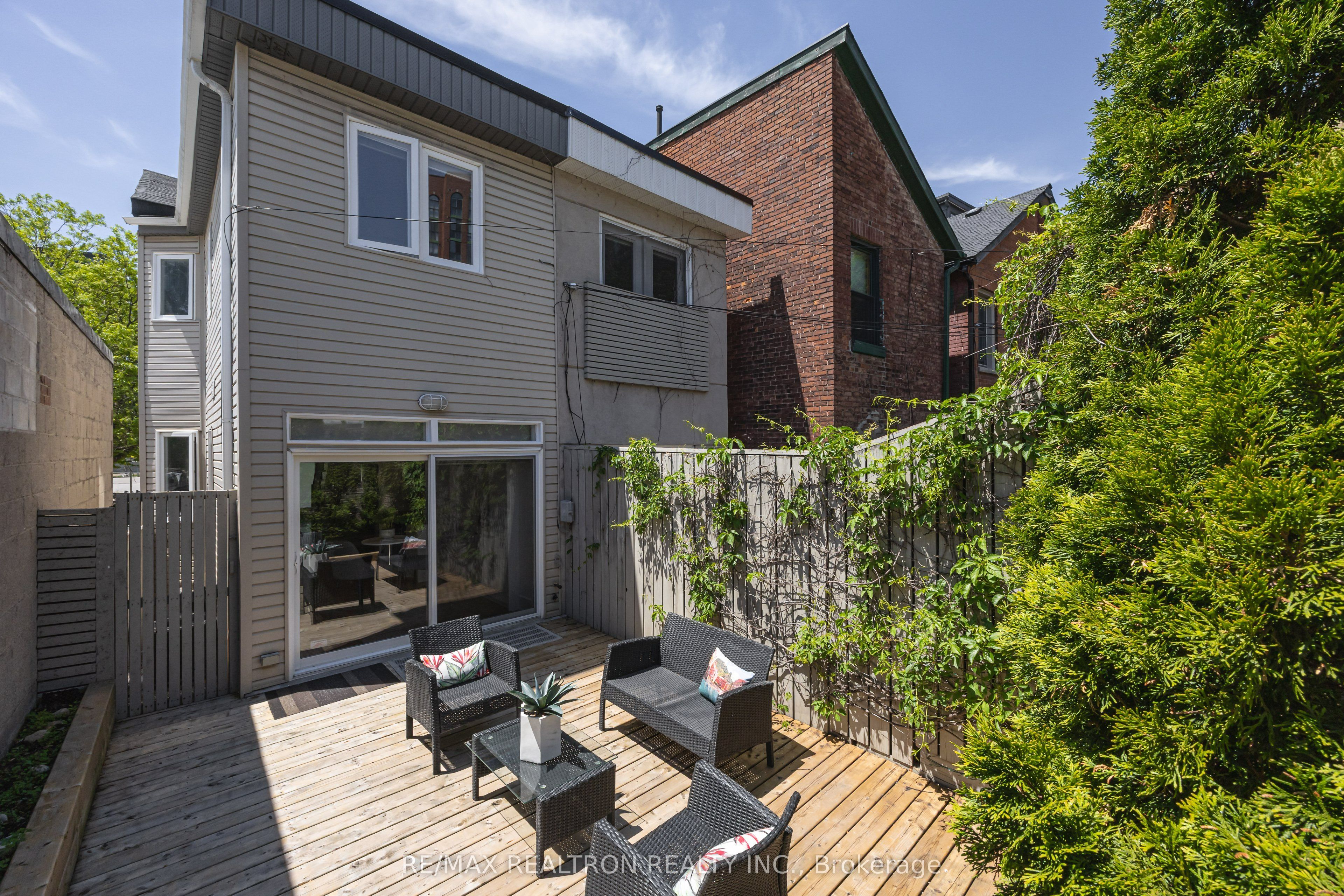 93 Walnut Avenue Property Photo 14