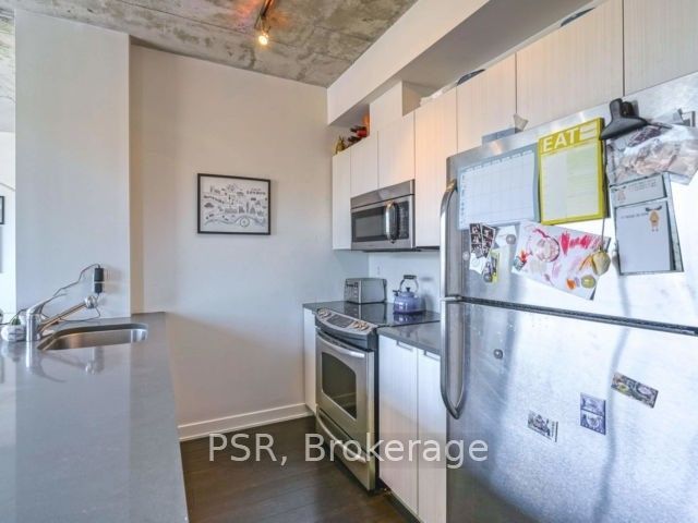 400 Wellington Street W 902 Property Photo 6