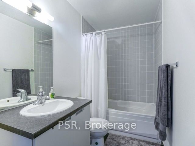 400 Wellington Street W 902 Property Photo 8