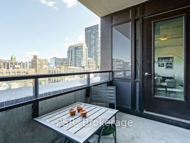 400 Wellington Street W 902 Property Photo 10
