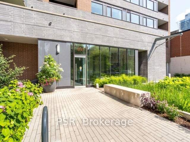400 Wellington Street W 902 Property Photo 13