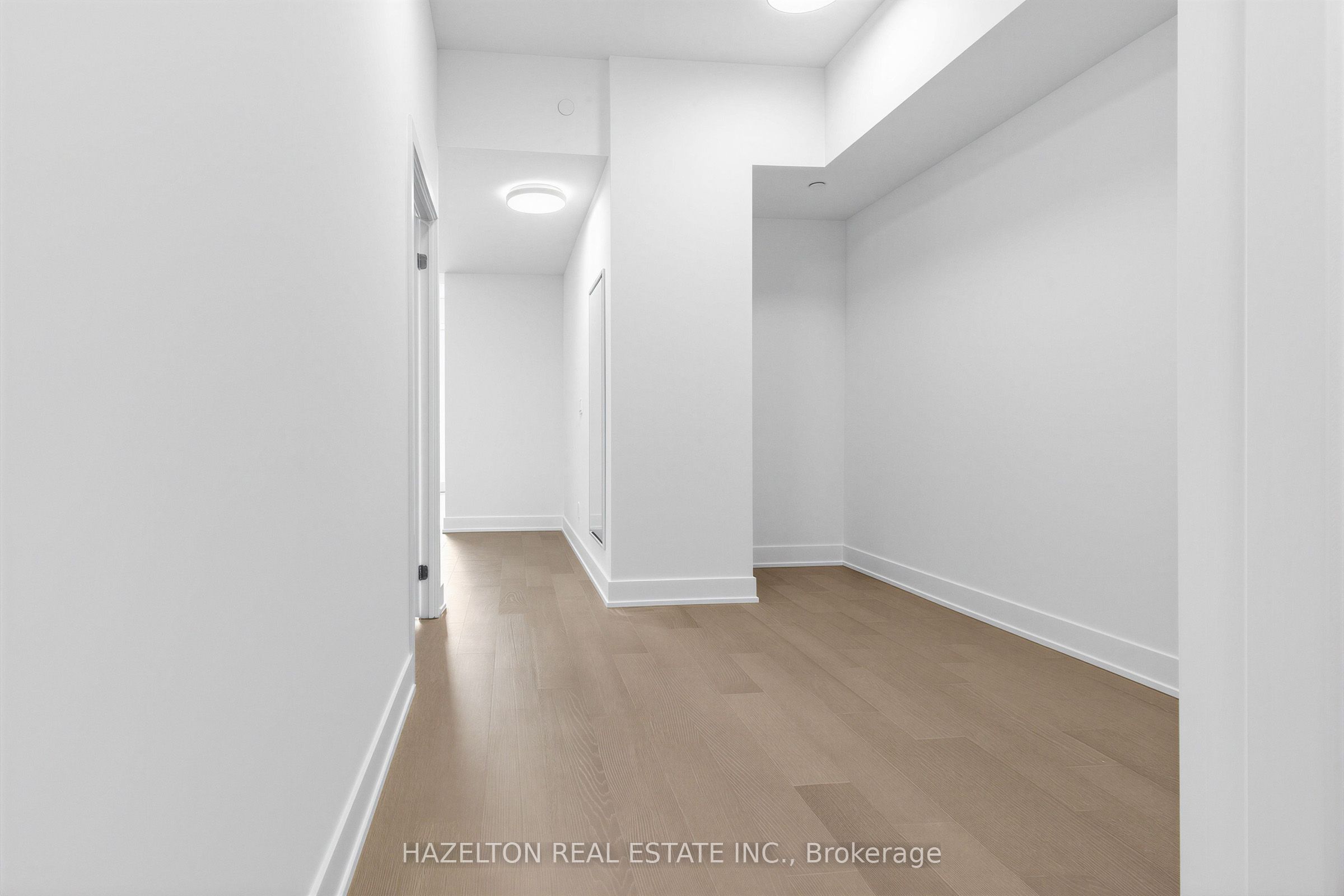 8 Manor Road W 705 Property Photo 5