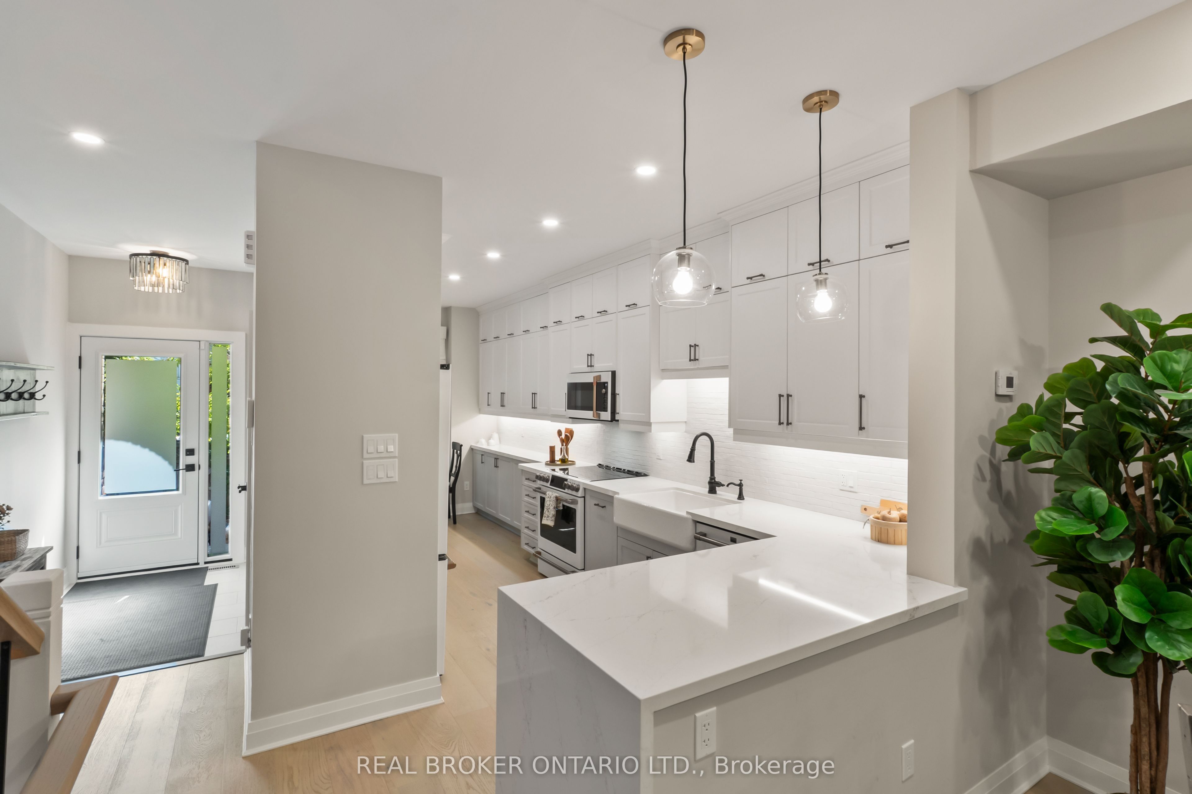 12 St. James Court Property Photo 1
