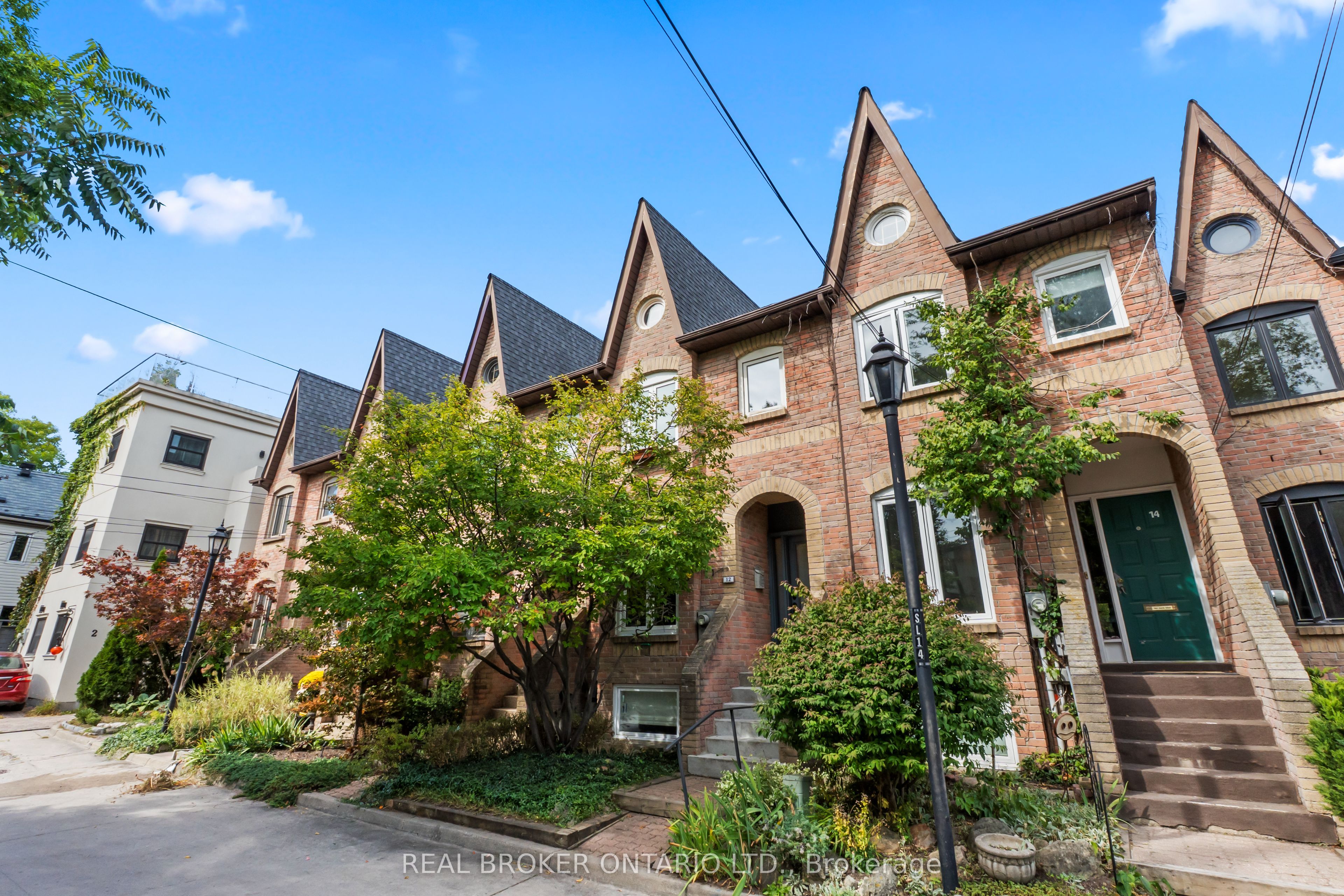 12 St. James Court Property Photo 3