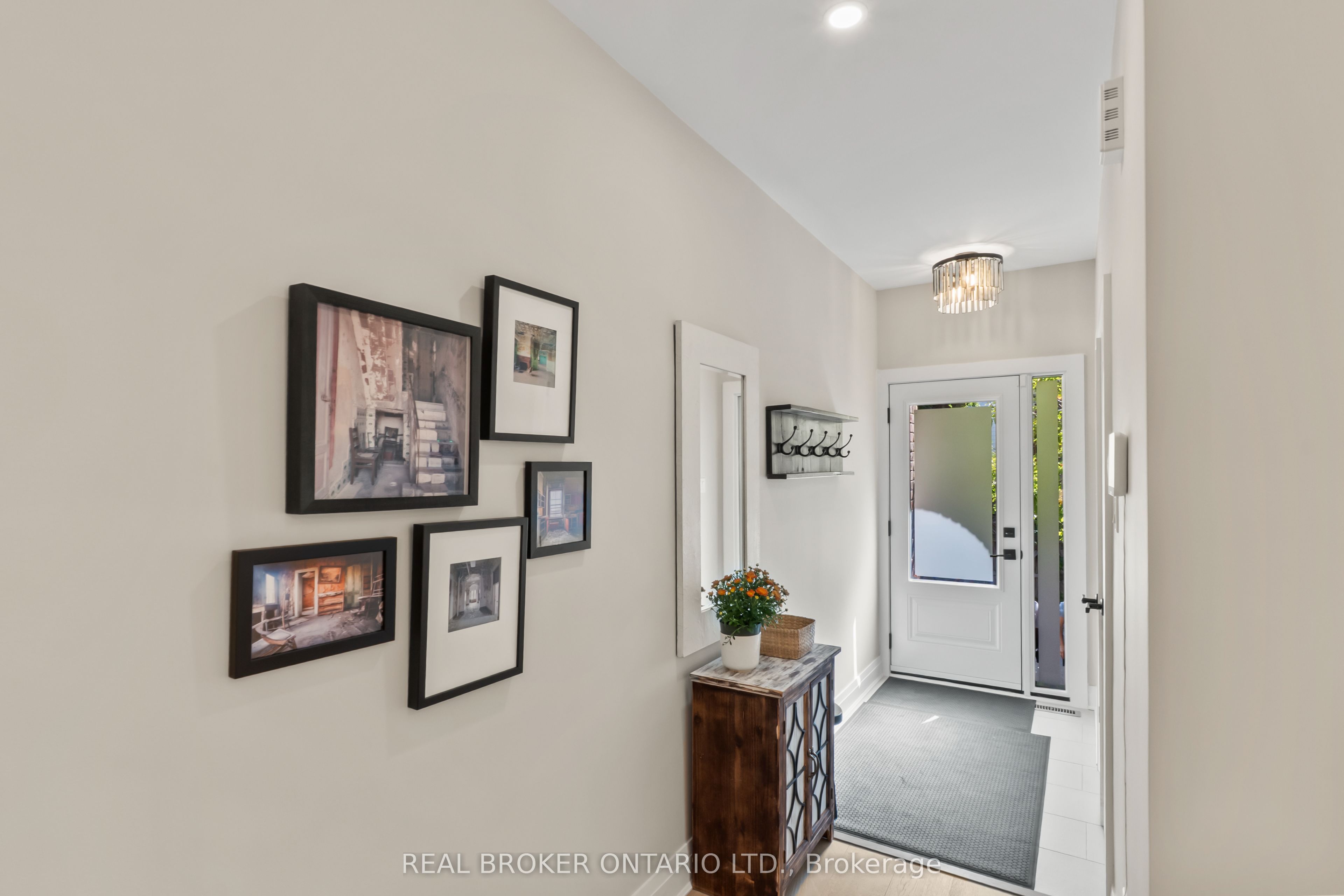 12 St. James Court Property Photo 4
