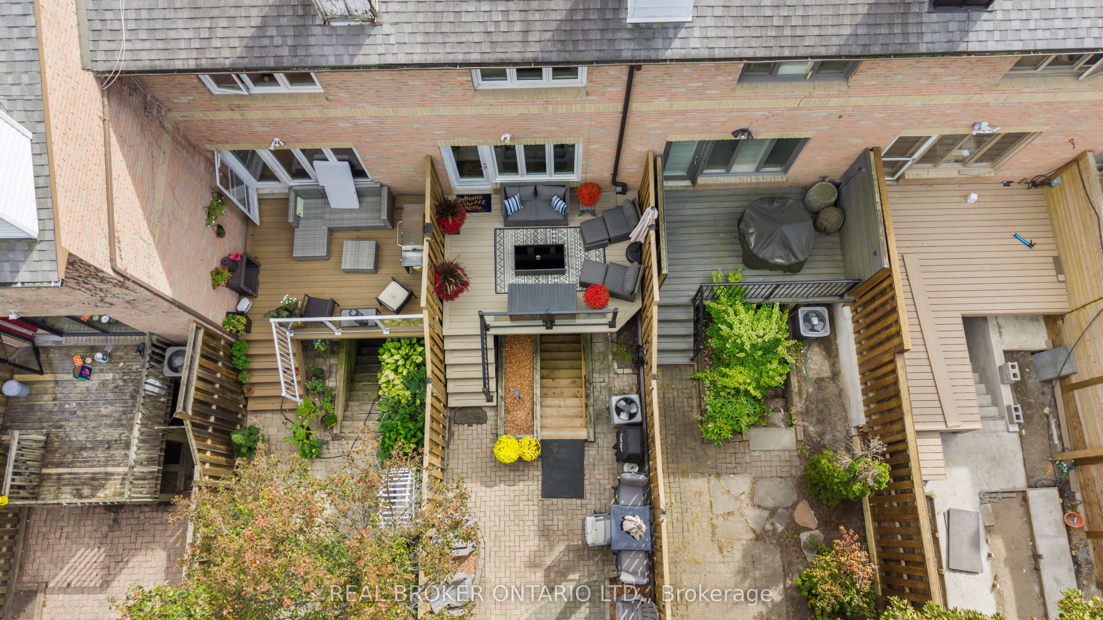 12 St. James Court Property Photo 9