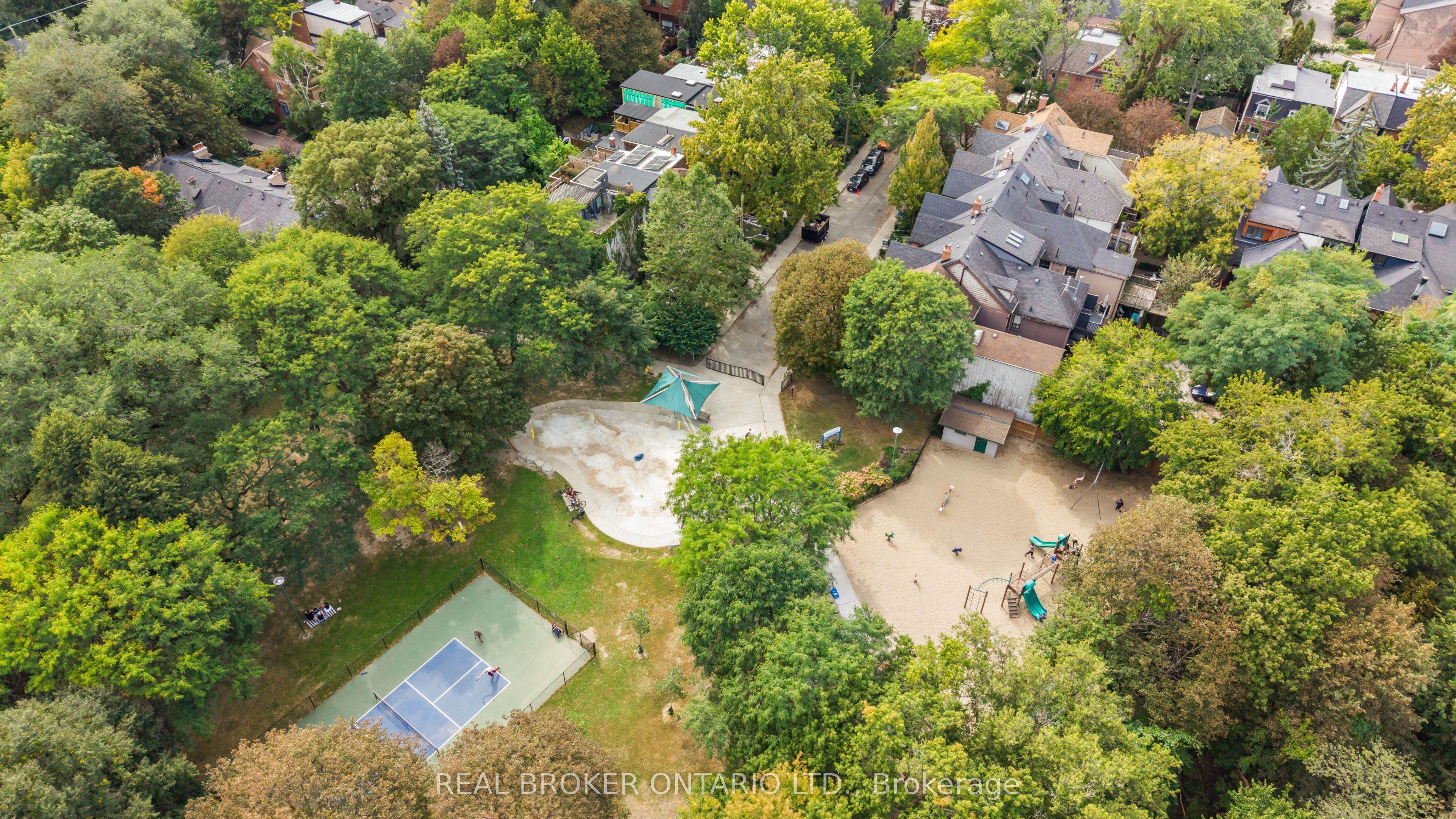 12 St. James Court Property Photo 10