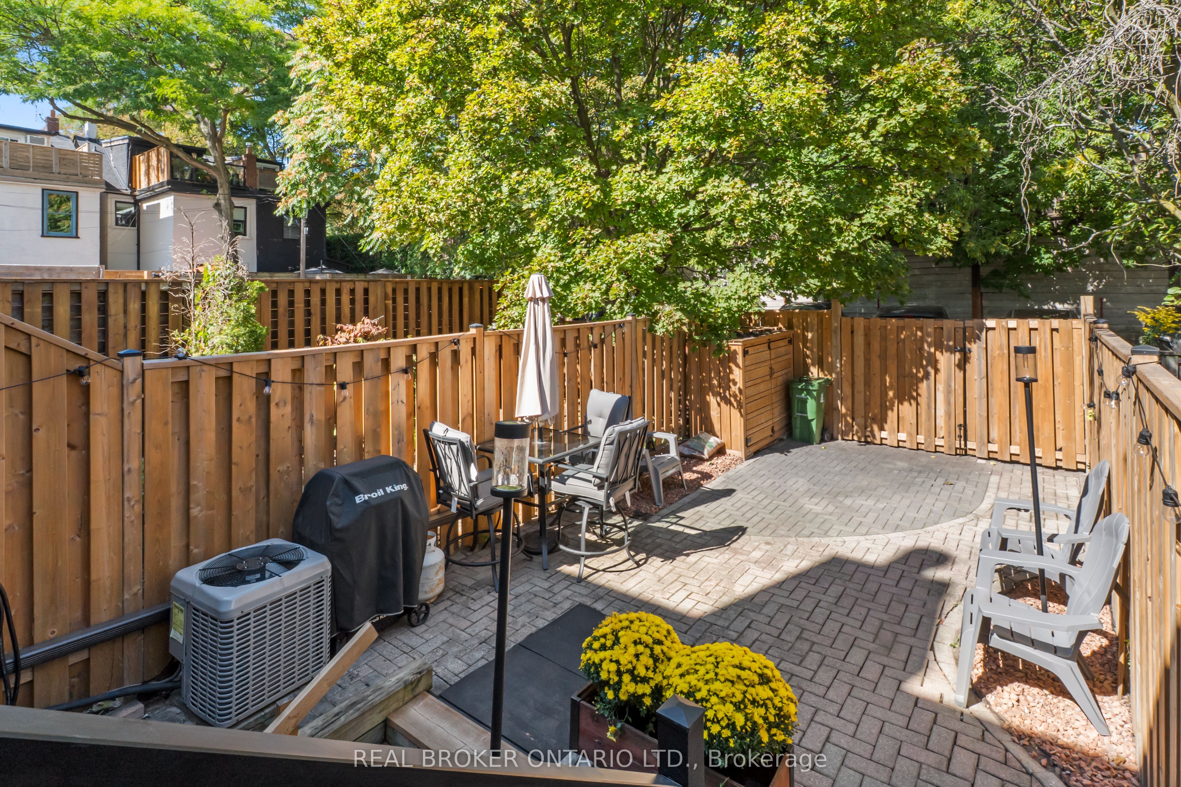 12 St. James Court Property Photo 14