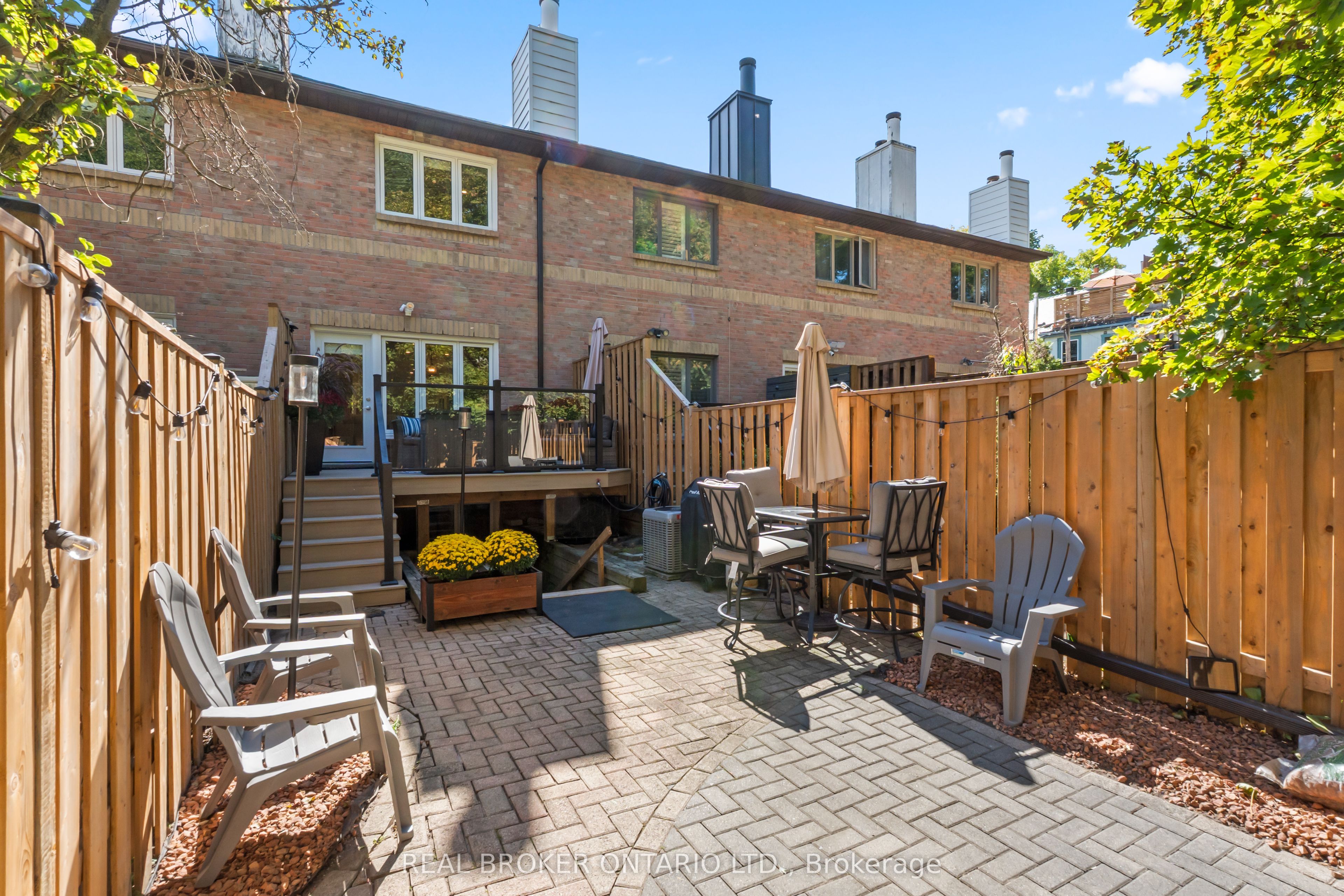 12 St. James Court Property Photo 15