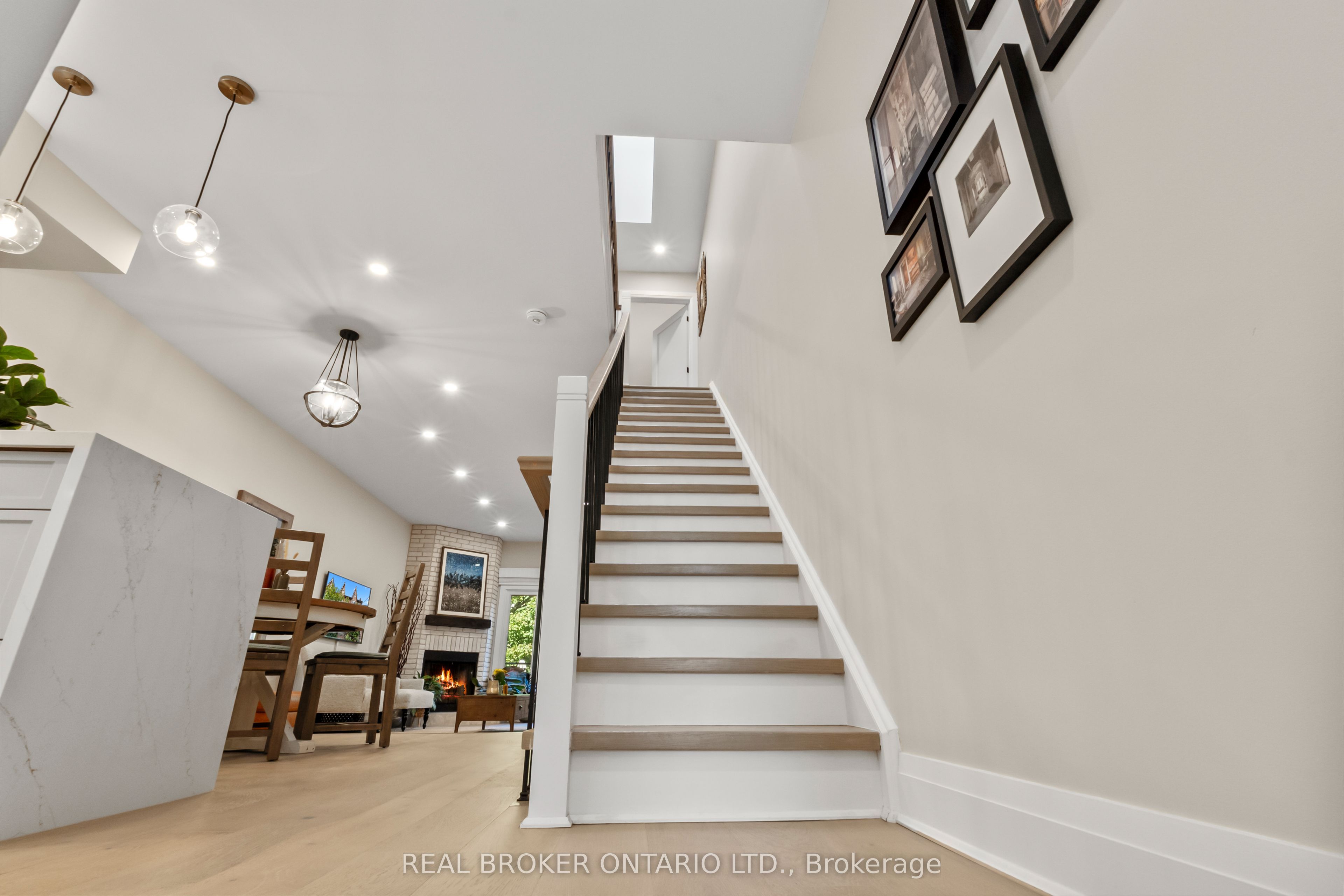 12 St. James Court Property Photo 28