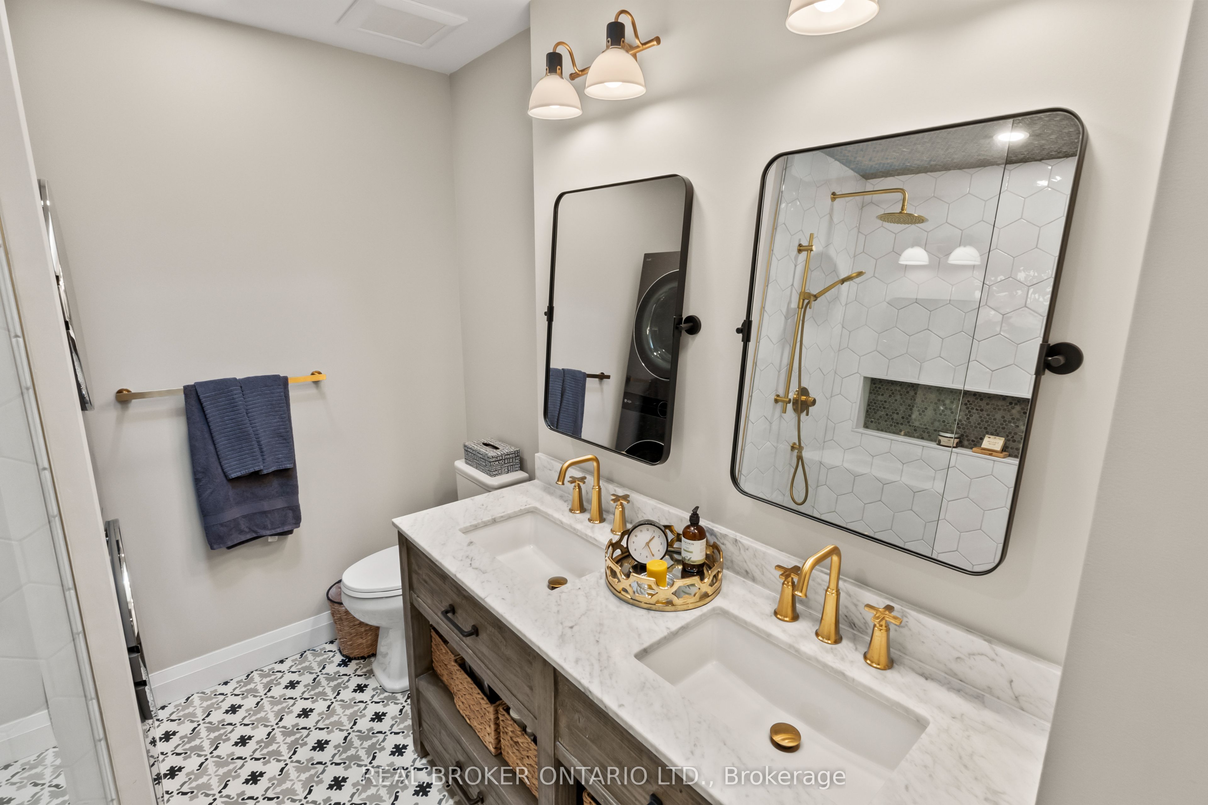 12 St. James Court Property Photo 32