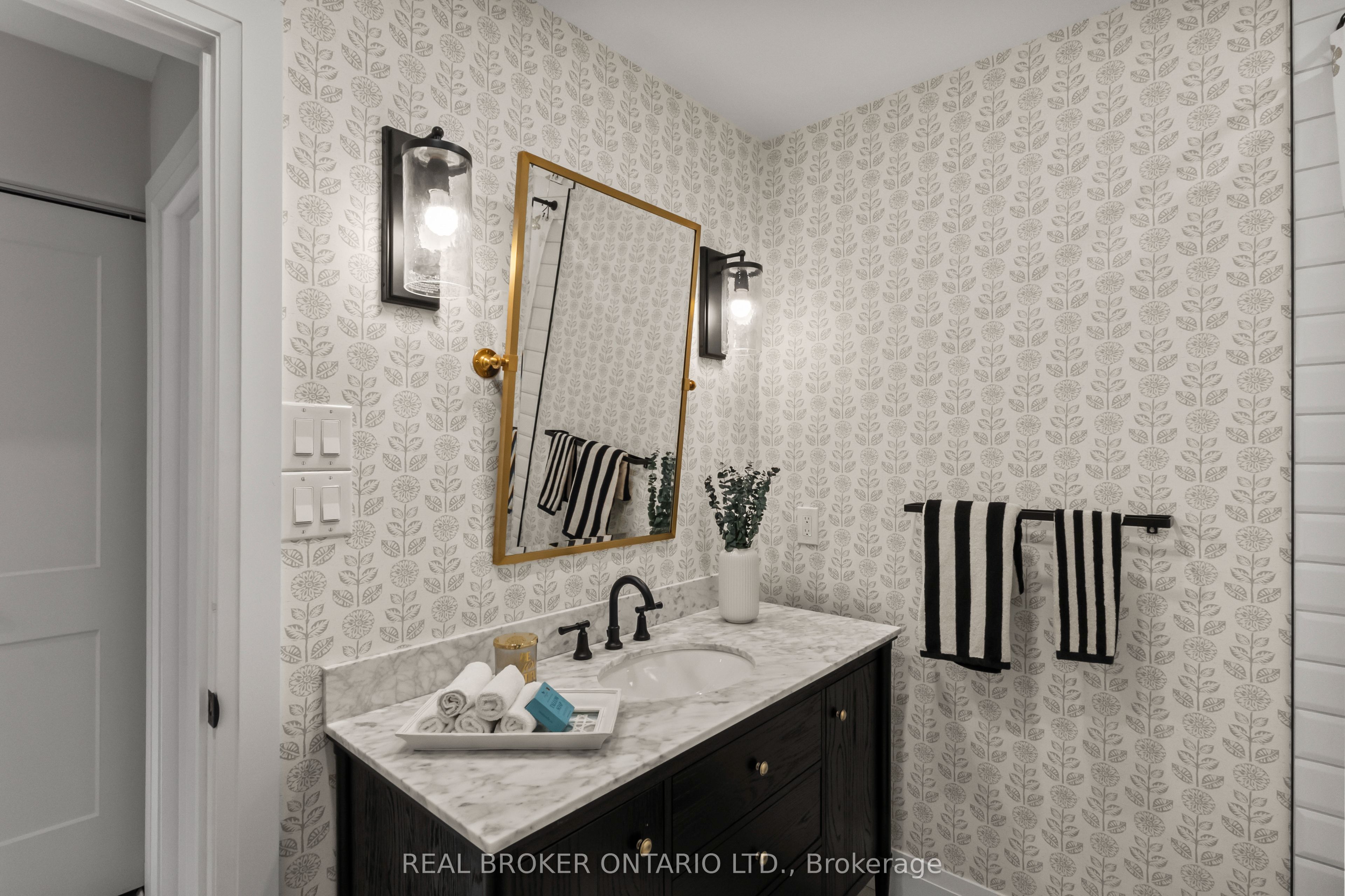 12 St. James Court Property Photo 36