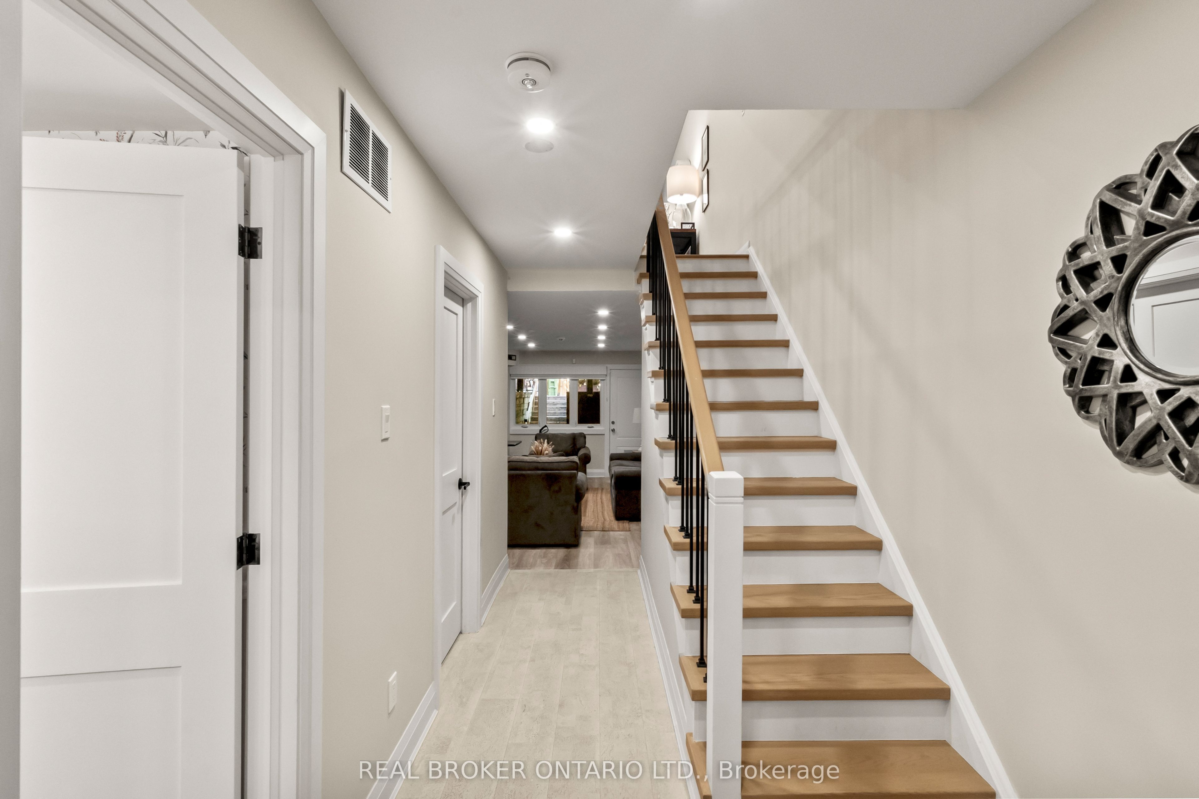 12 St. James Court Property Photo 43