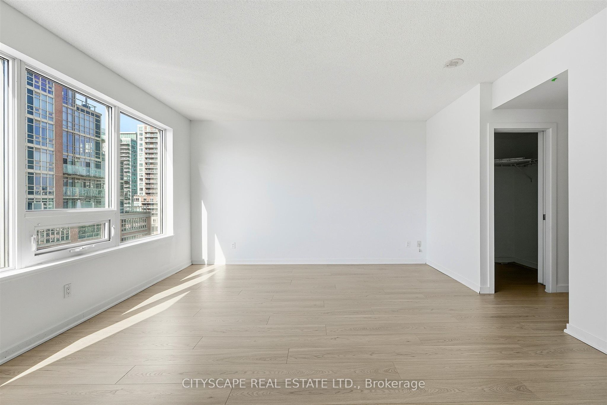 59 East Liberty Street 1005 Property Photo 7