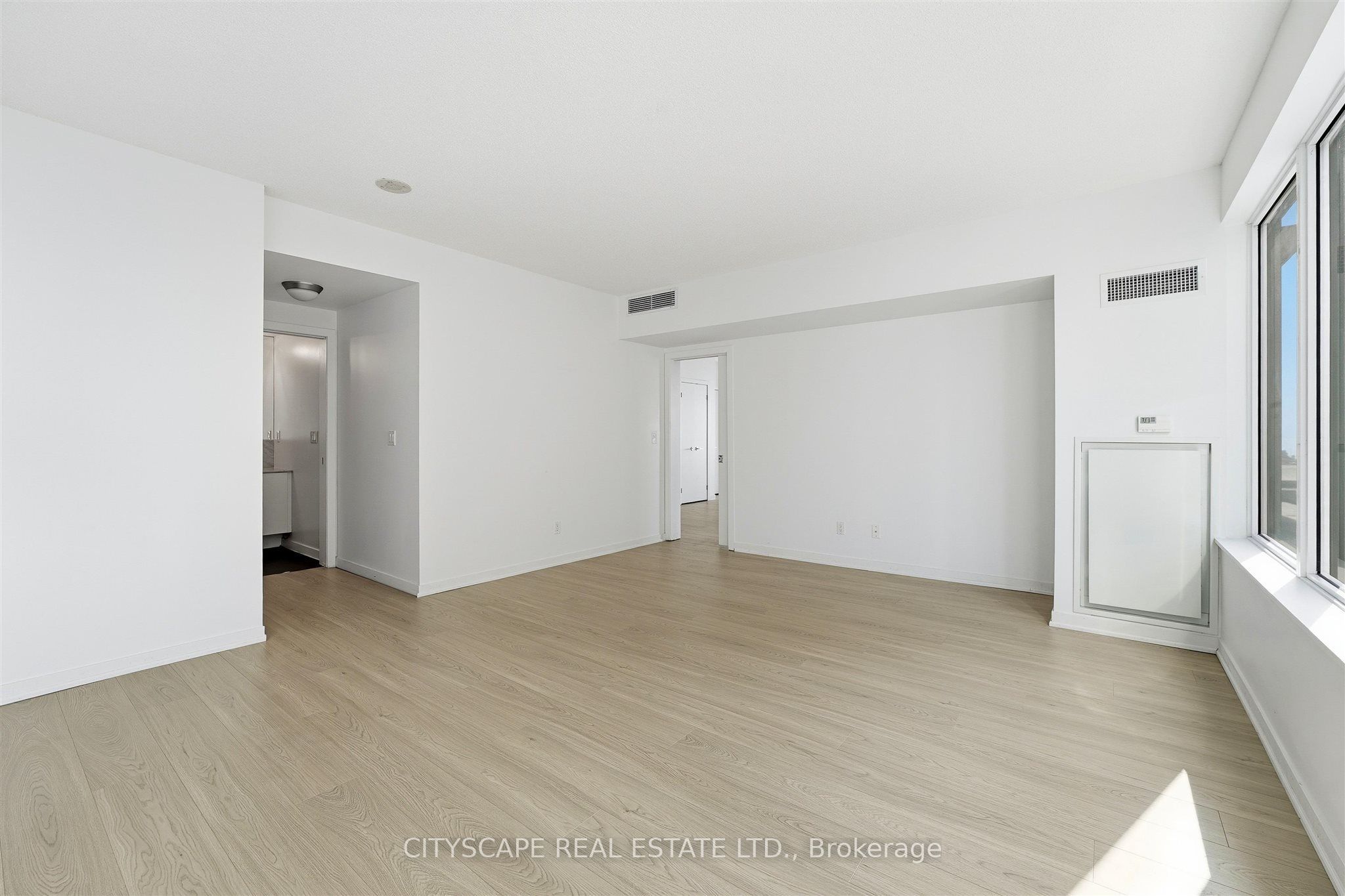 59 East Liberty Street 1005 Property Photo 8