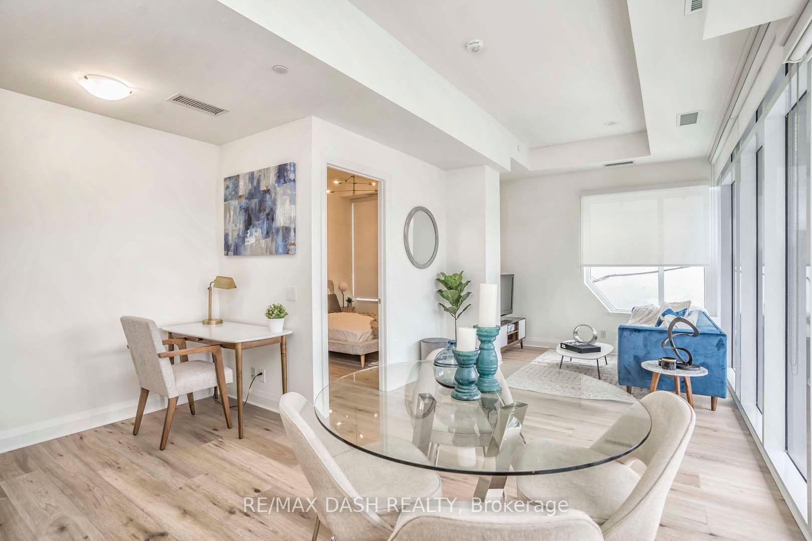 151 Avenue Road 205 Property Photo 1