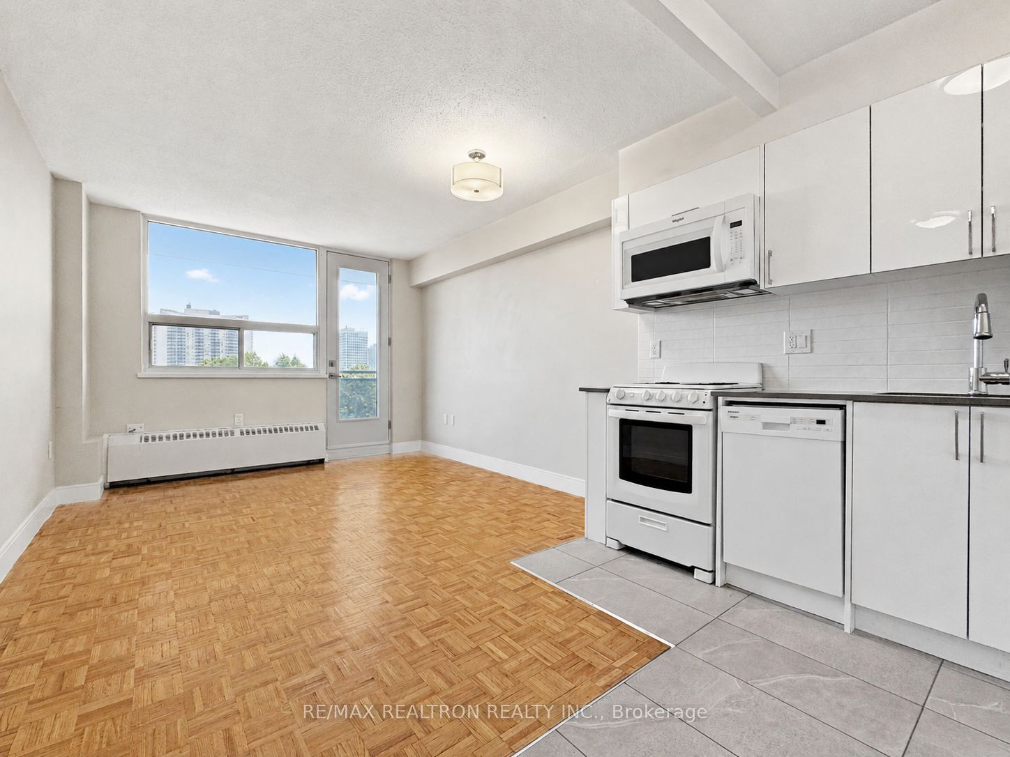 1500 Bathurst Street 907 Property Photo 2