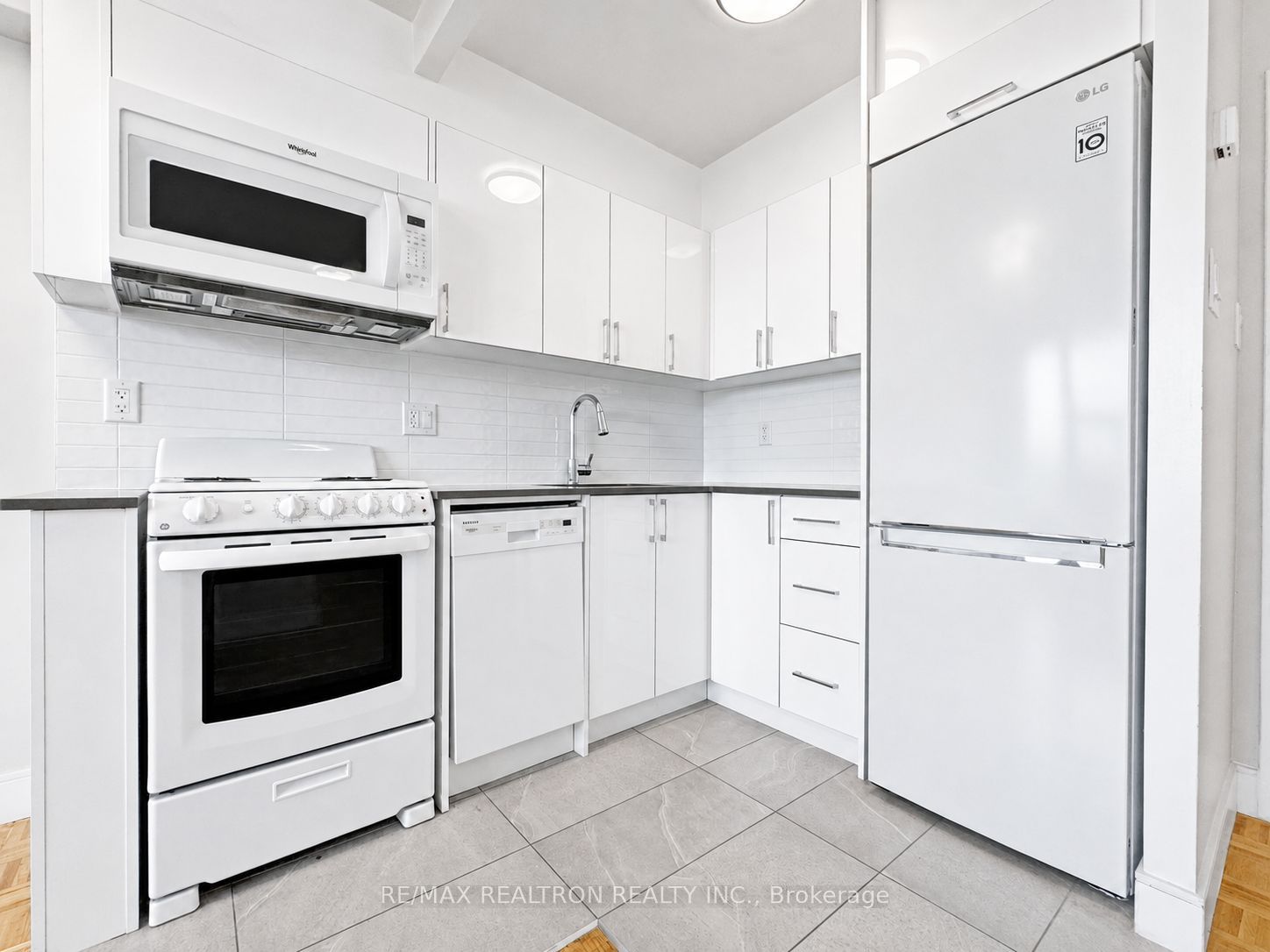 1500 Bathurst Street 907 Property Photo 3