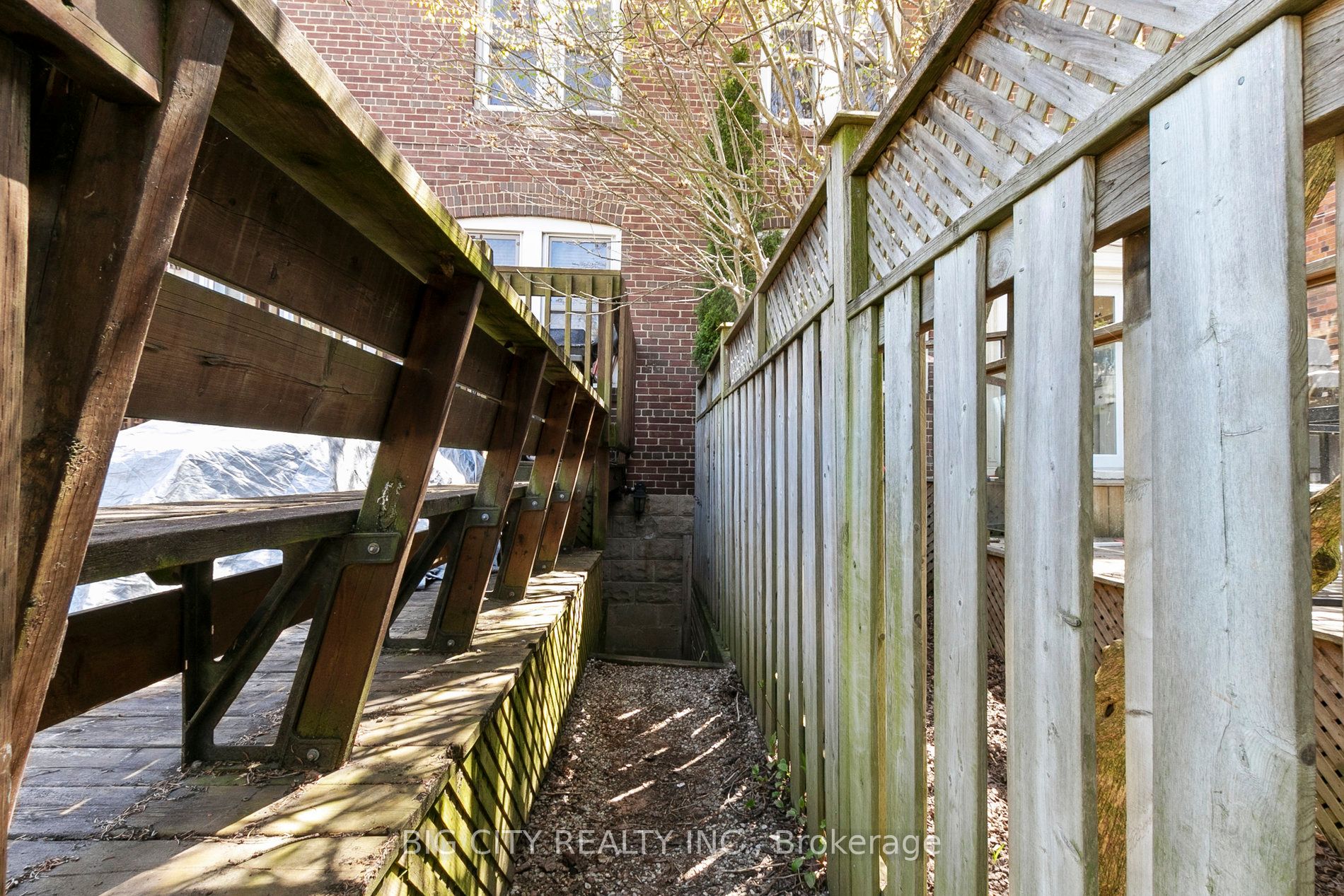 178 Douglas Avenue N Lower Property Photo 19