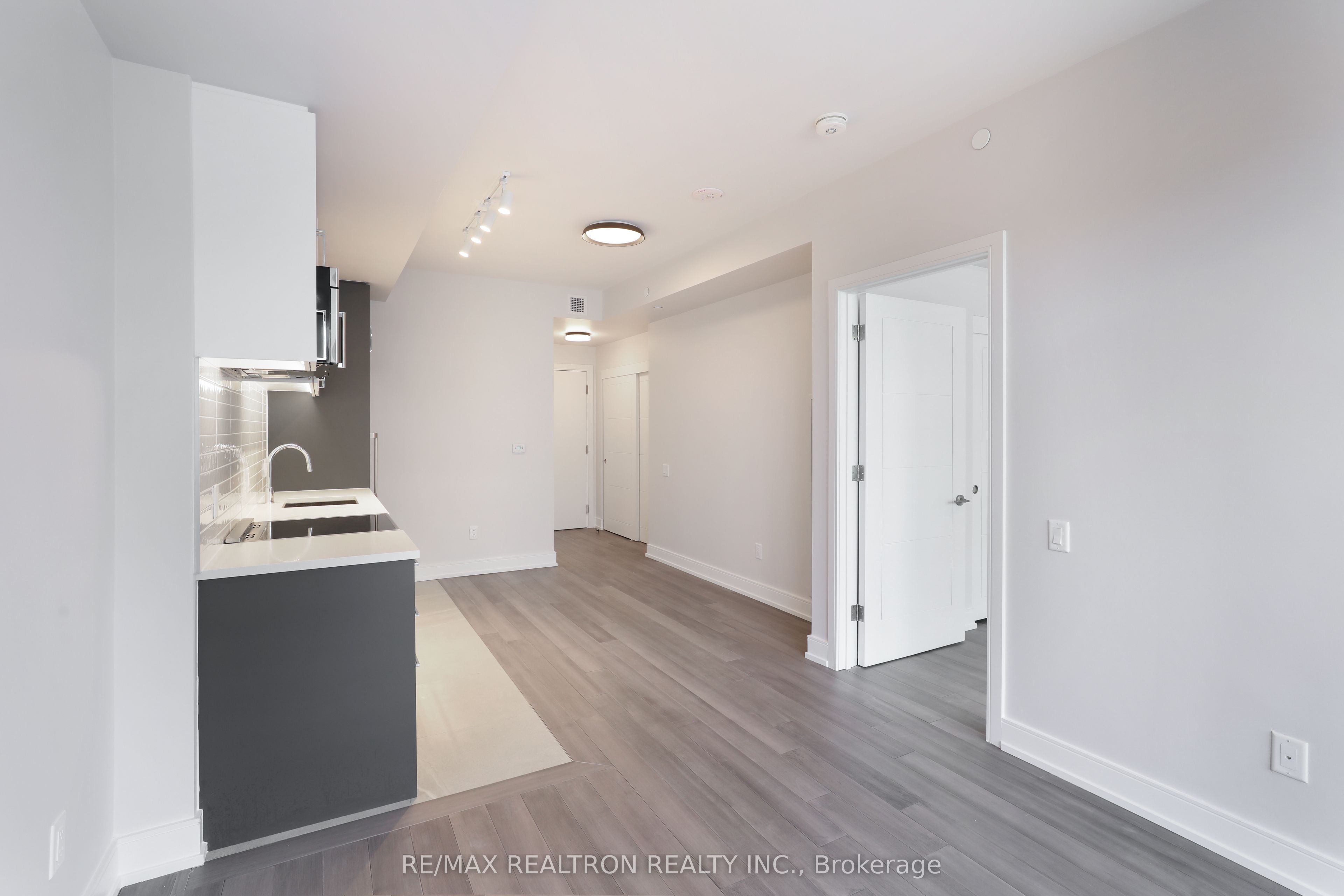 2525 Bathurst Street 1005 Property Photo 2