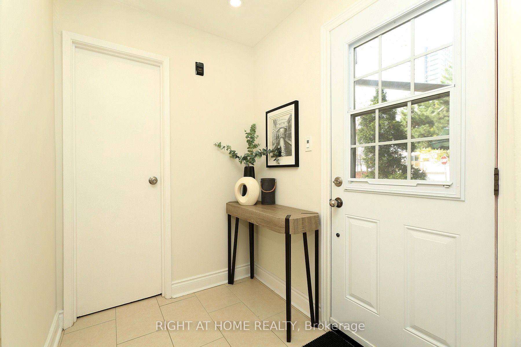 6 Snapdragon Drive Property Photo 4