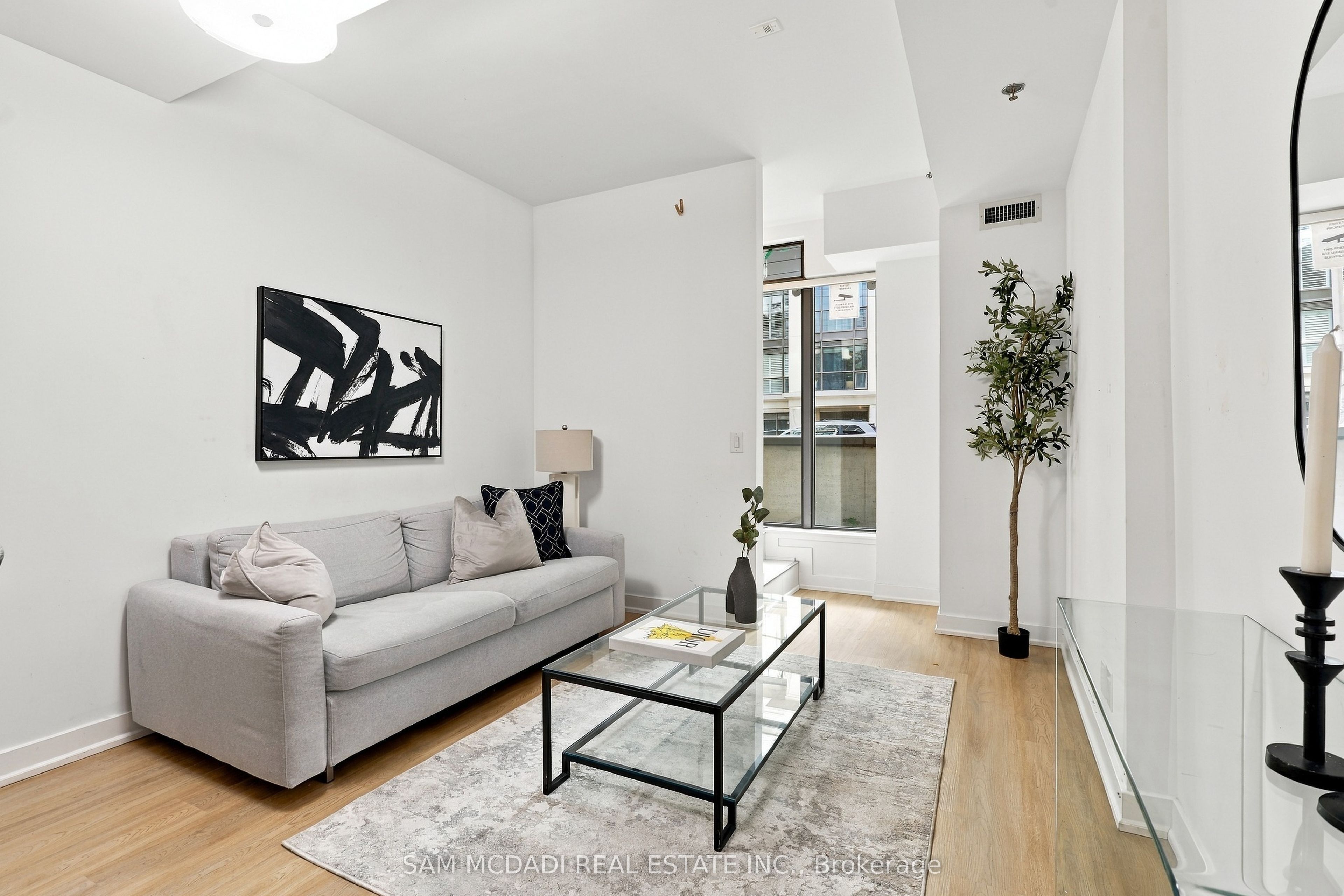 15 Beverley Street Th27 Property Photo 4