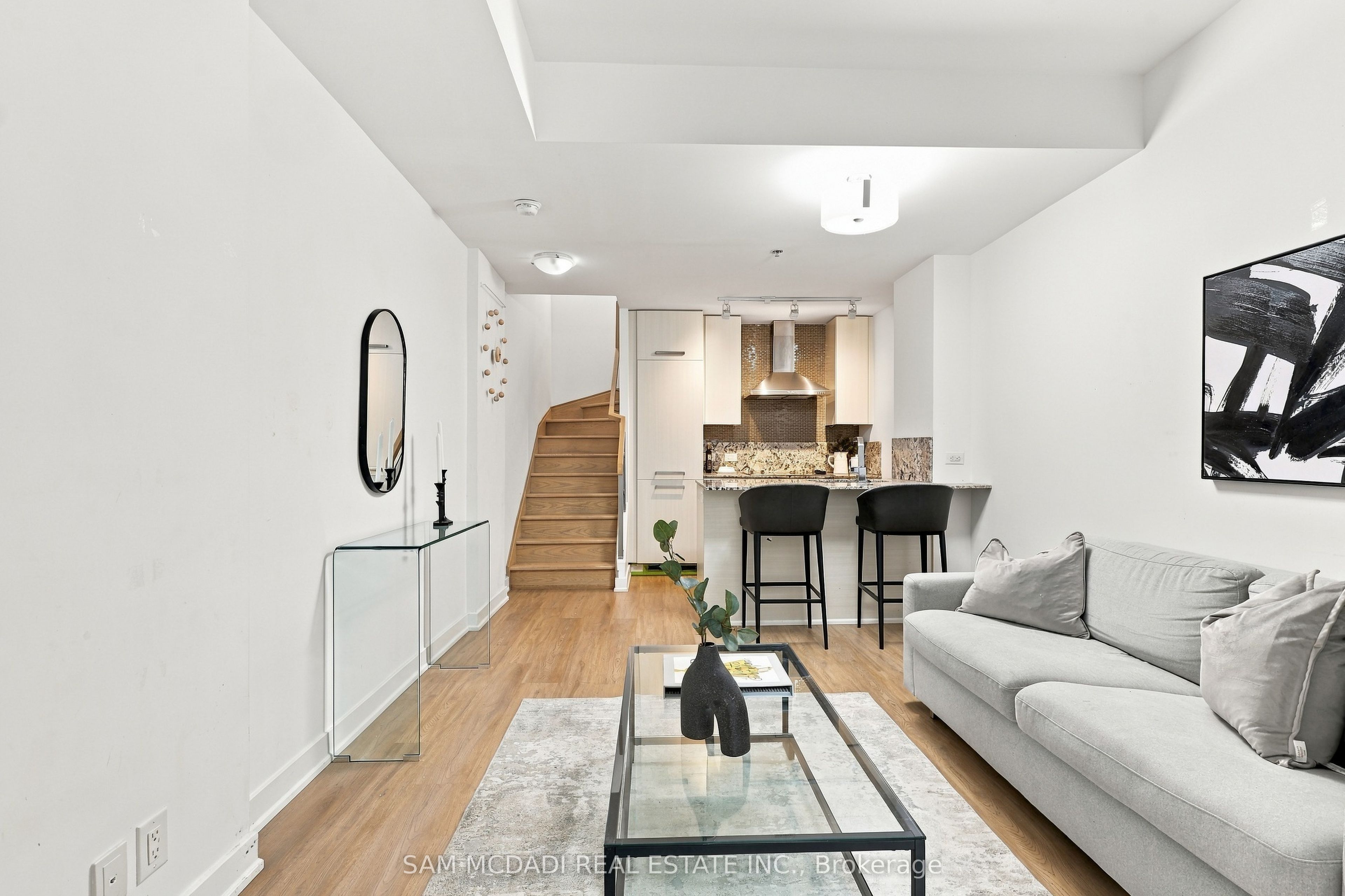 15 Beverley Street Th27 Property Photo 6