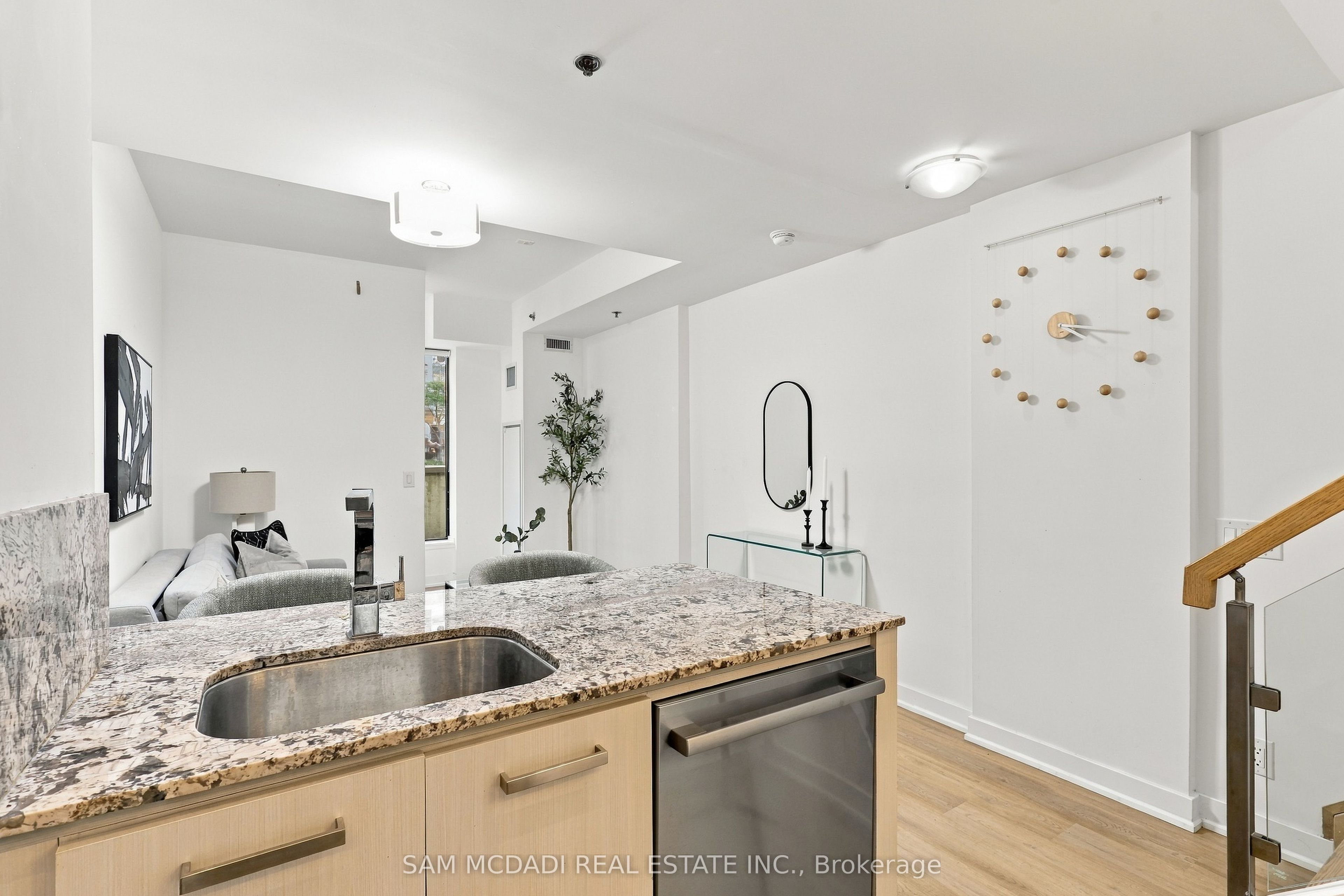 15 Beverley Street Th27 Property Photo 13